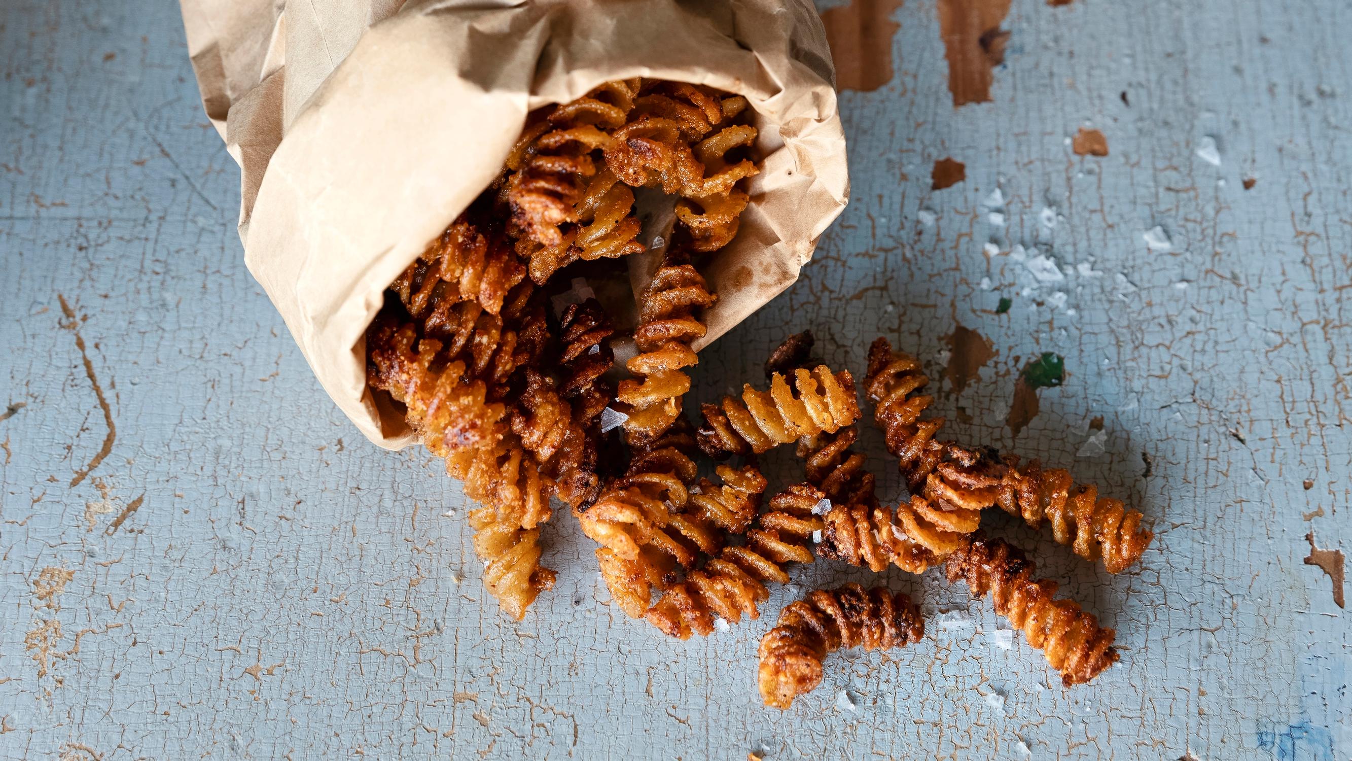 Pastasipsit – loihdi lystikäs naposteluherkku ja rouskuttele menemään!