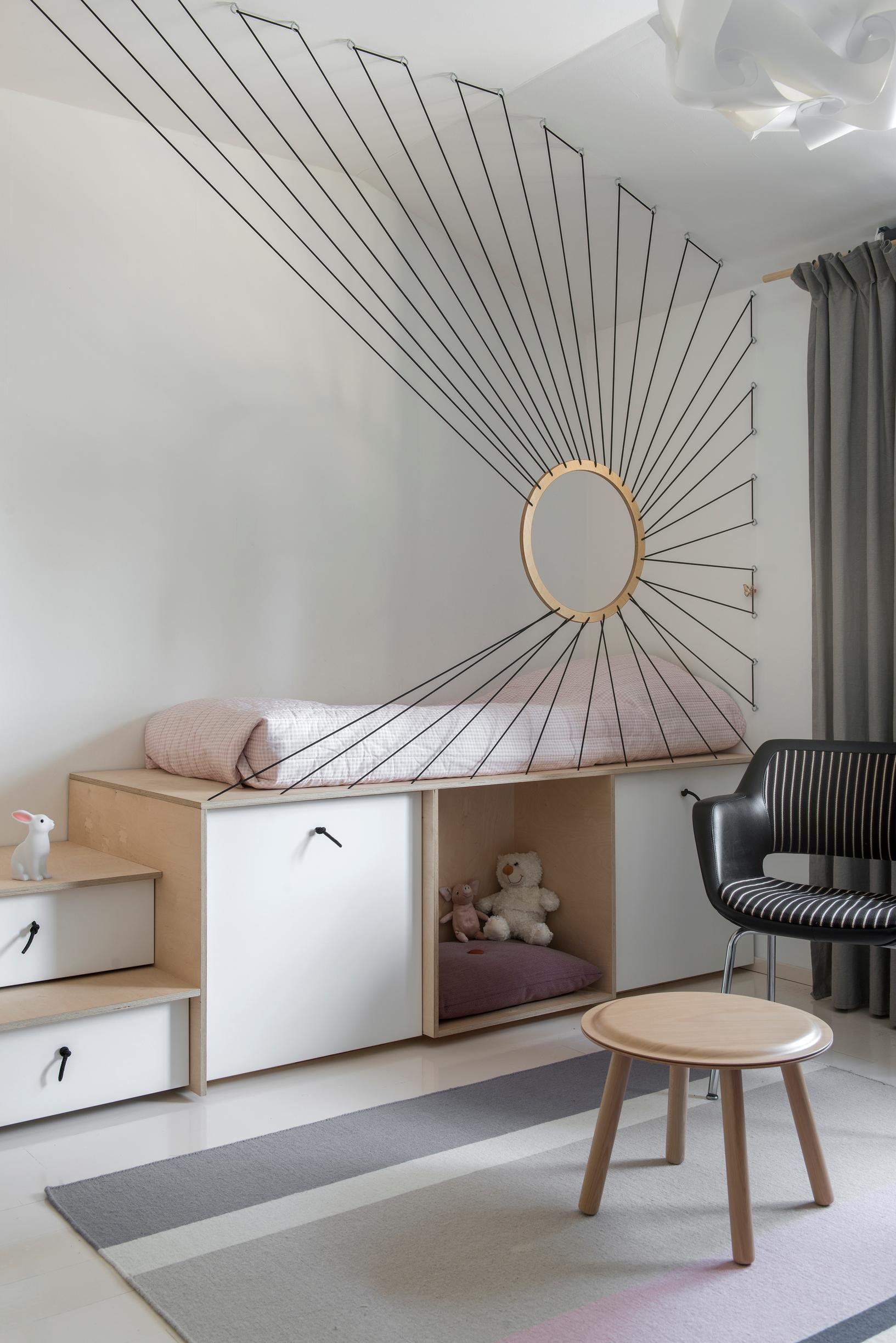 Tällaista lastensänkyä et ole nähnyt! Arkkitehdin nerokas Ikea-tuunaus on säilytysihme
