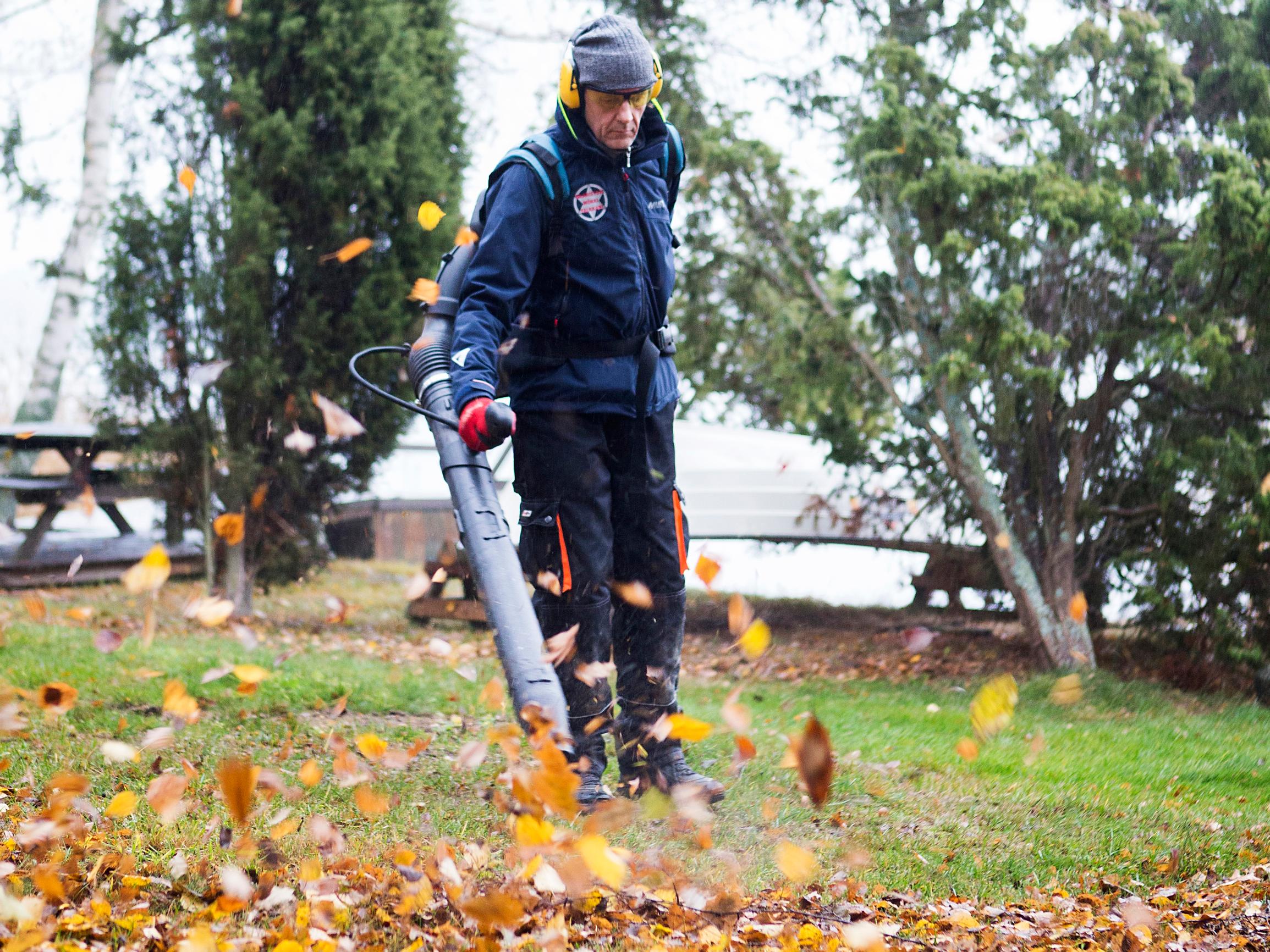 Lassi vaihtoi hyväpalkkaisen sisätyön mökkitalkkarin hommiin – ”Tässä hoidetaan sekä kiinteistöä että ihmistä”