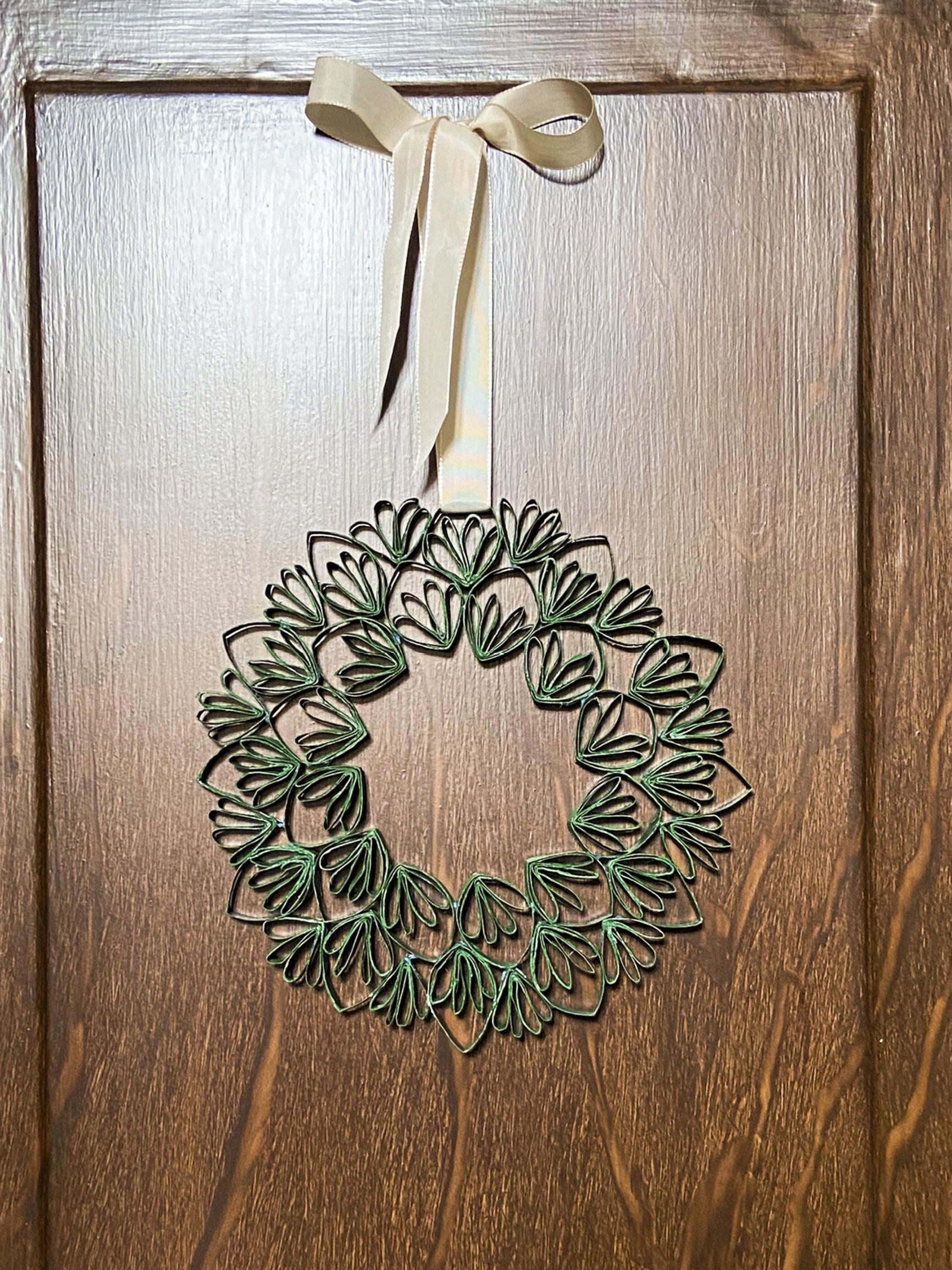 Se onkin pahvia! Huijarin havukranssin teet helposti tyhjistä talouspaperirullista – katso ohje