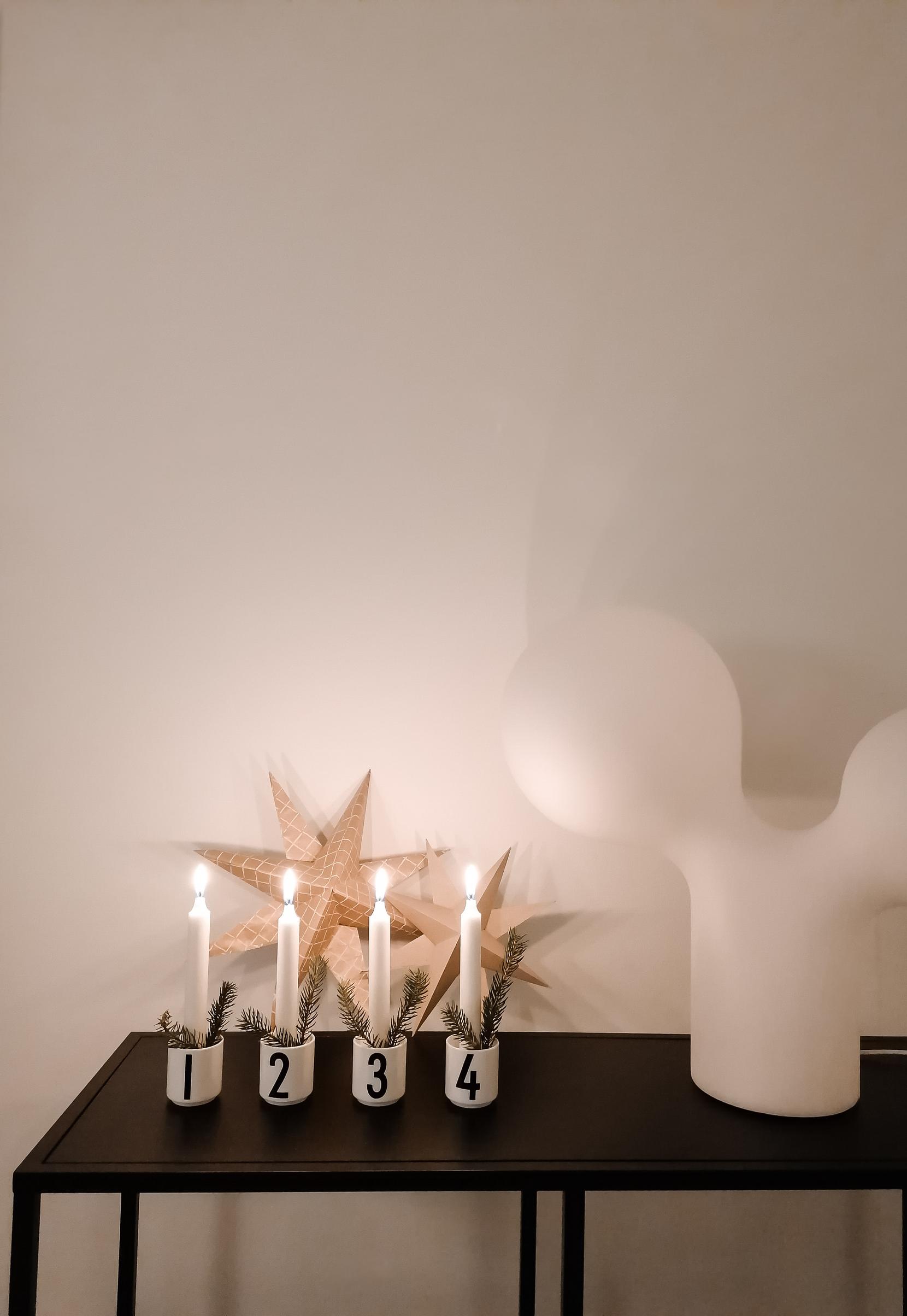Design Lettersin adventtikynttilät