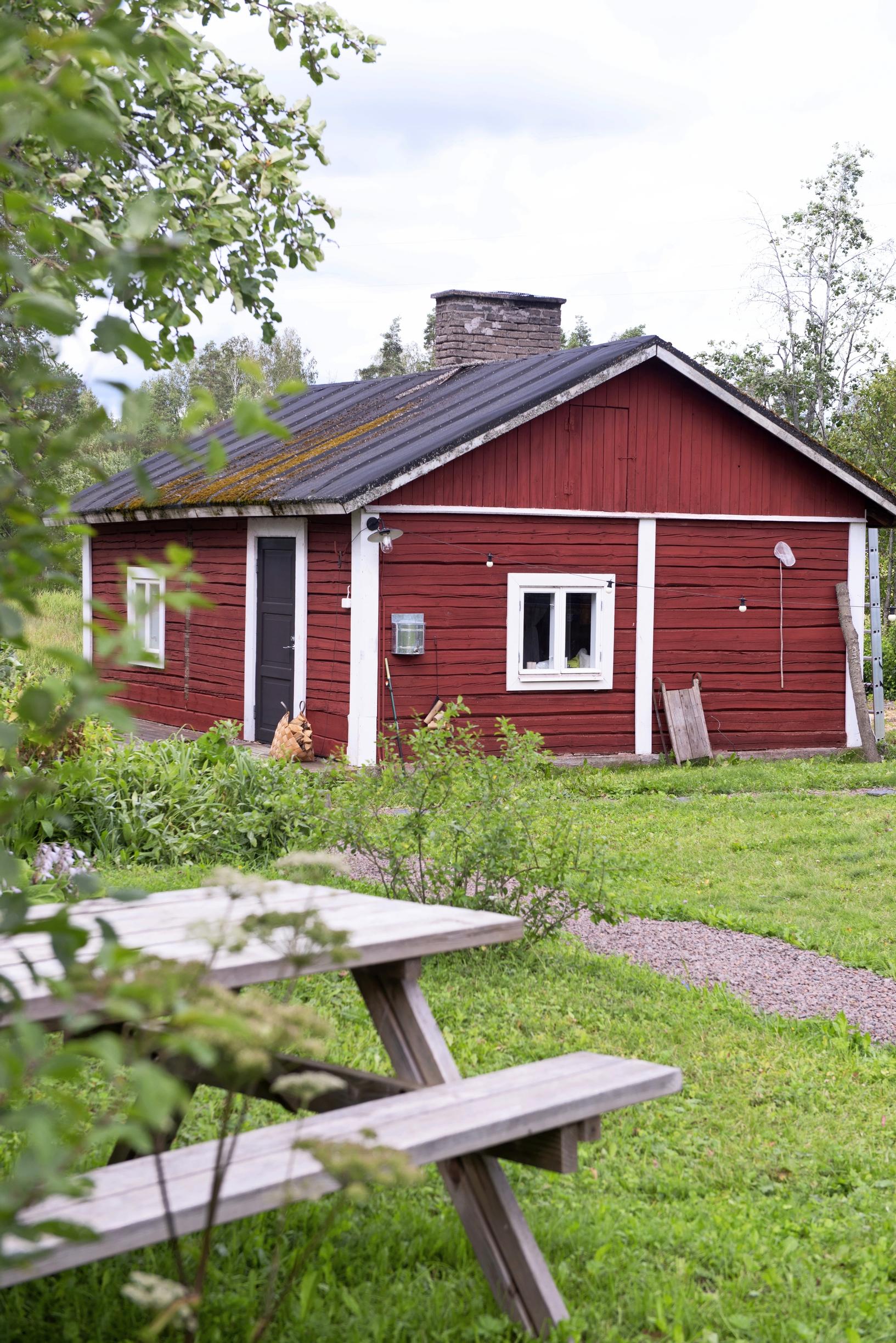 Punainen pihasauna