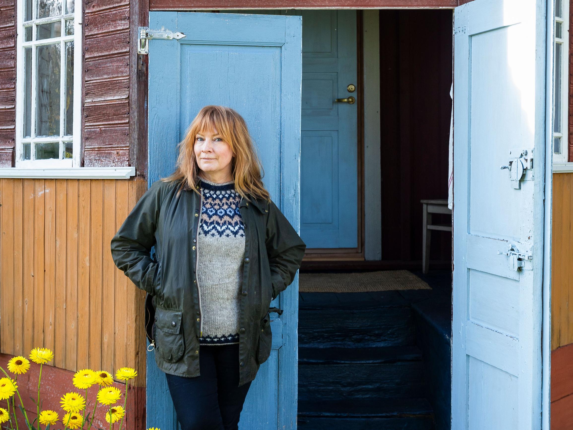 Sain vanhan talon kylkiäisinä naakkapariskunnan, joka valloitti savupiippuni ja pihapuuni