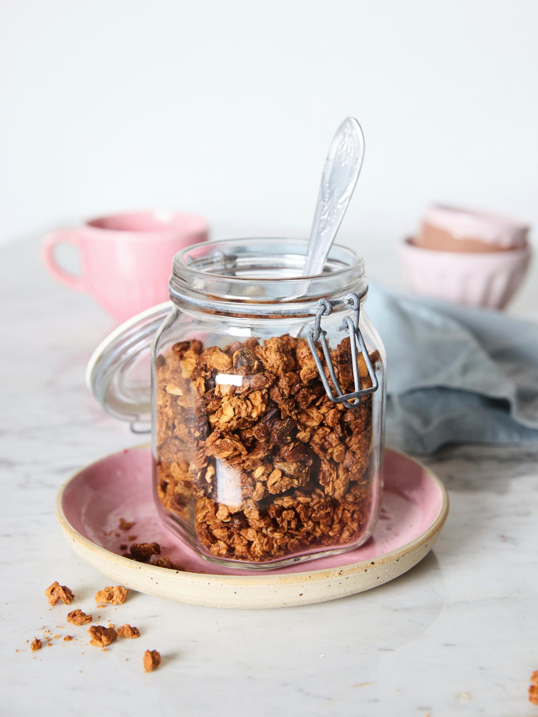 Tahinigranola – rapea ja makea granola saa hienostuneen maun tahinista