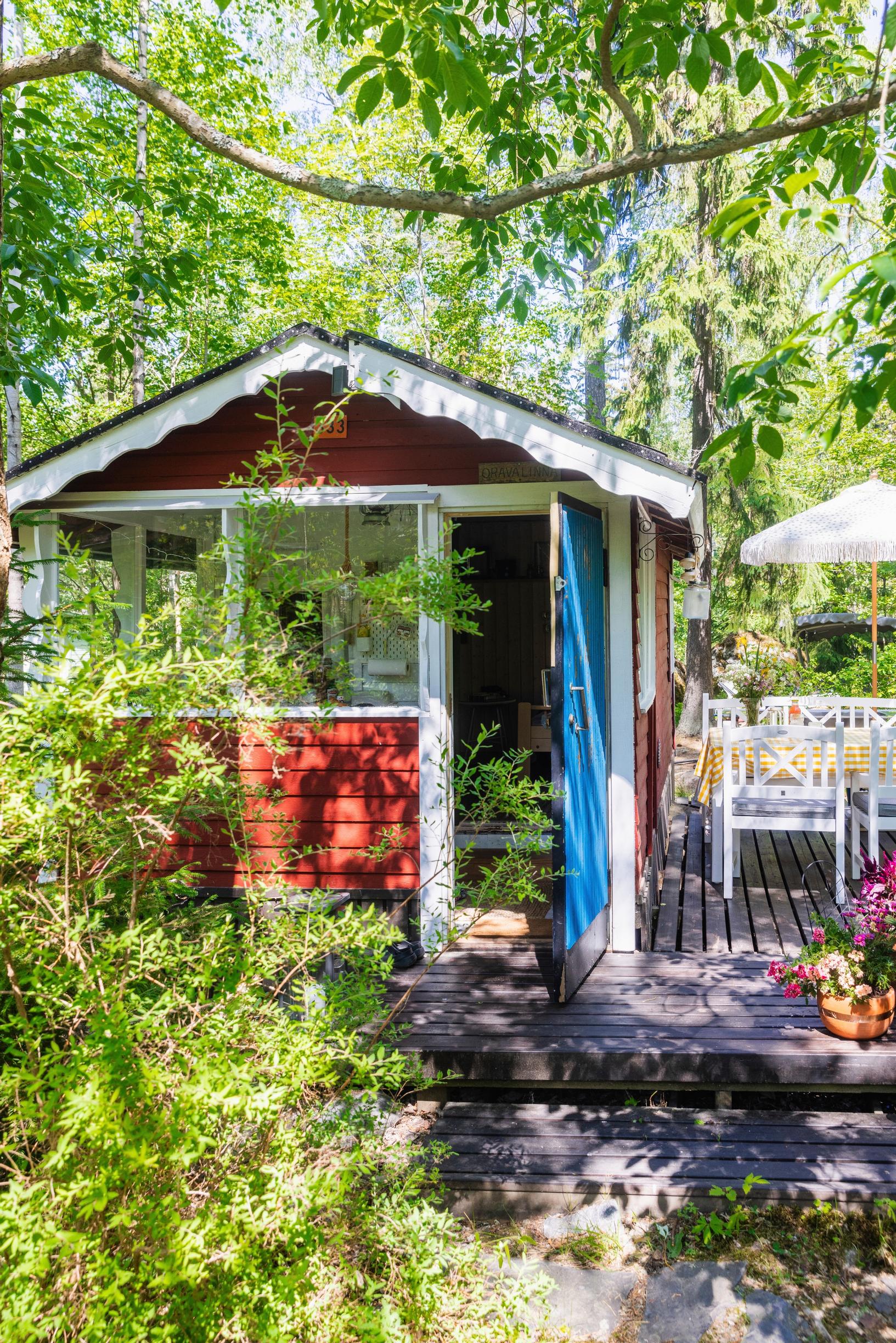 punainen kesämaja