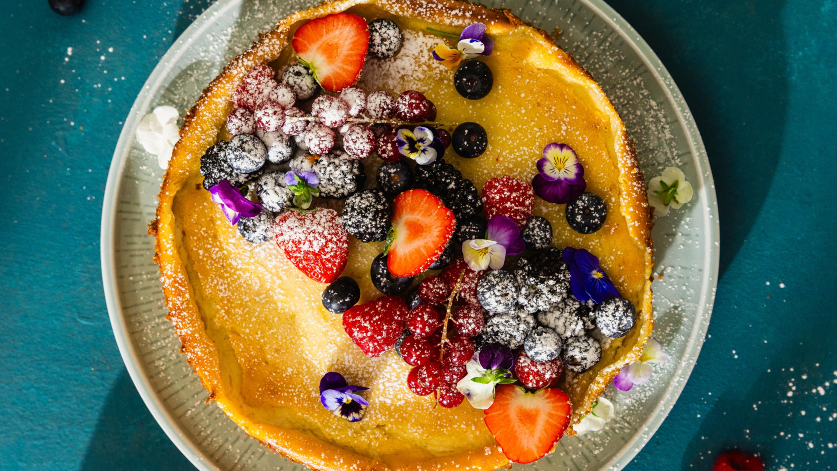 Vegaaninen New Yorkin ”juustokakku” – tämä täyteläinen paistettu herkku on täydellinen juhlatarjottava