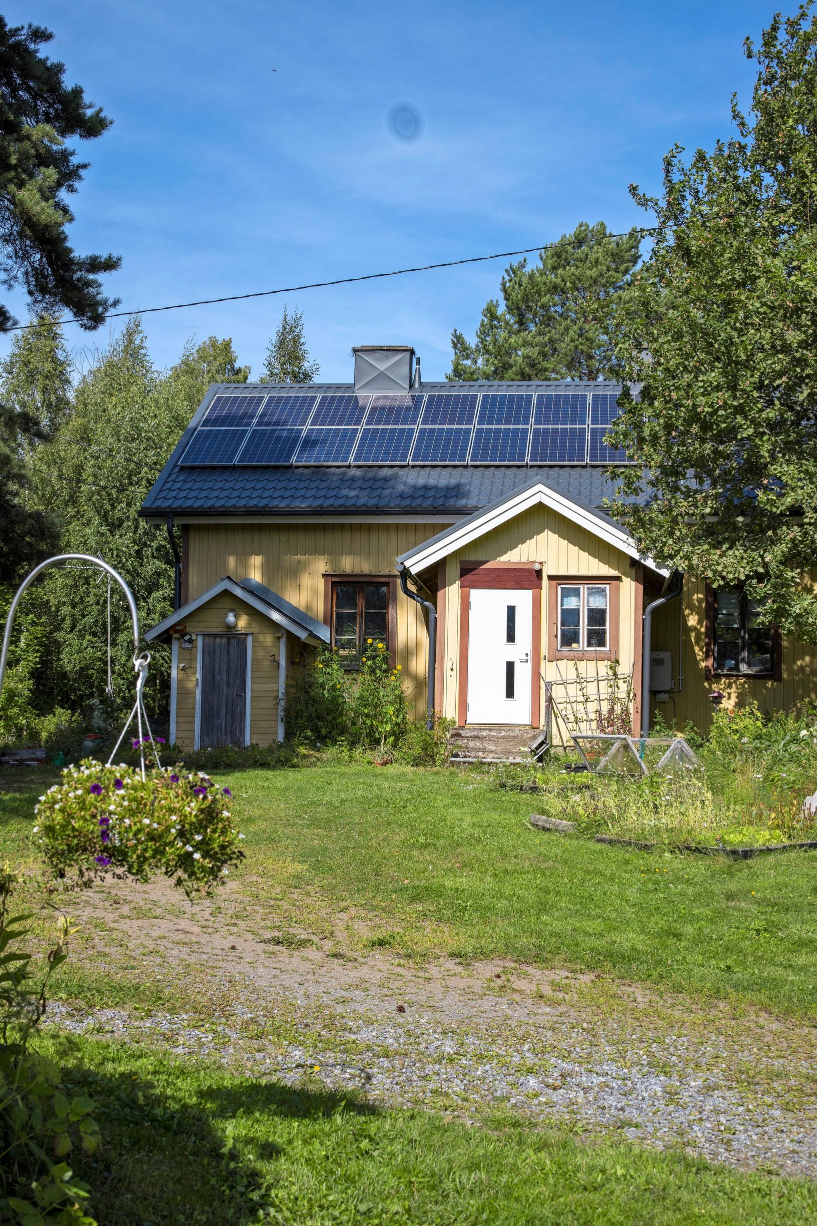 Aurinkopaneelien lisäksi Beyond Buckthorns -tilalla hyödynnetään omaa biokaasua. 