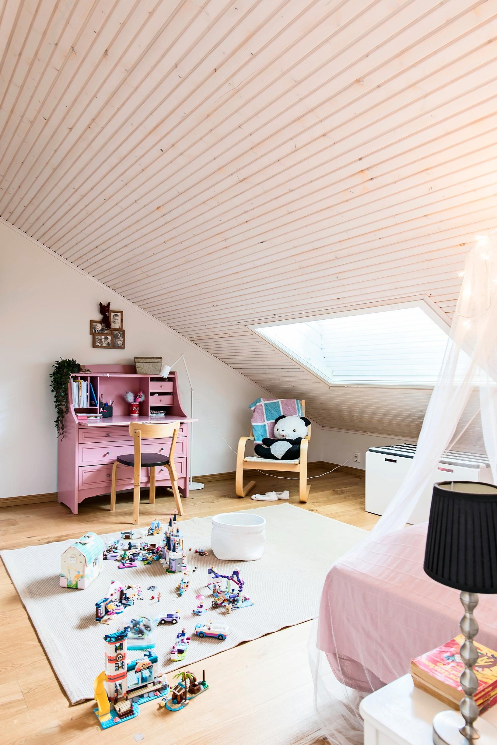 7-vuotiaan Lotan huone