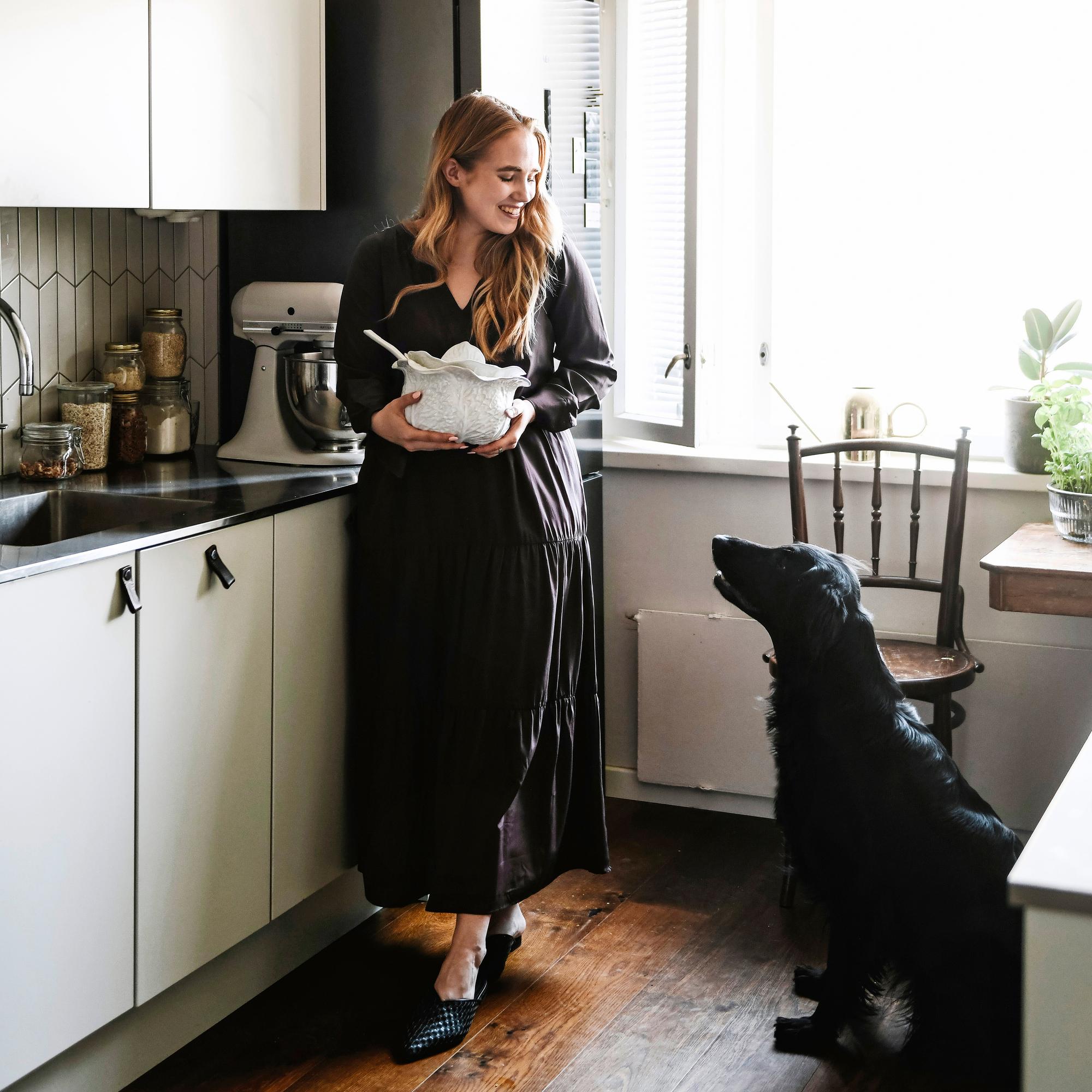 Ruokakuvaajan 3 bravuurireseptiä – Viola Virtamo kokkaa luovasti jääkaapin aineksista kasvispainotteista ruokaa