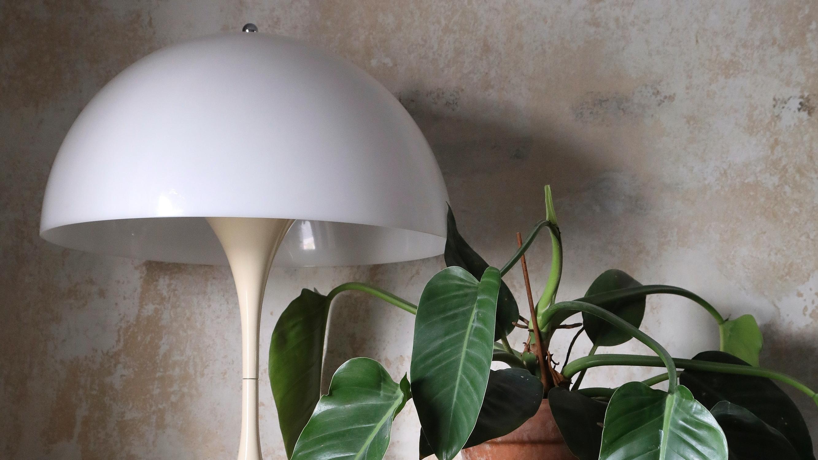 Viehkeä vintagevalaisin × 7 – kokosimme kirppisretken inspiraatioksi kuvat retroihastuksista ja designhelmistä