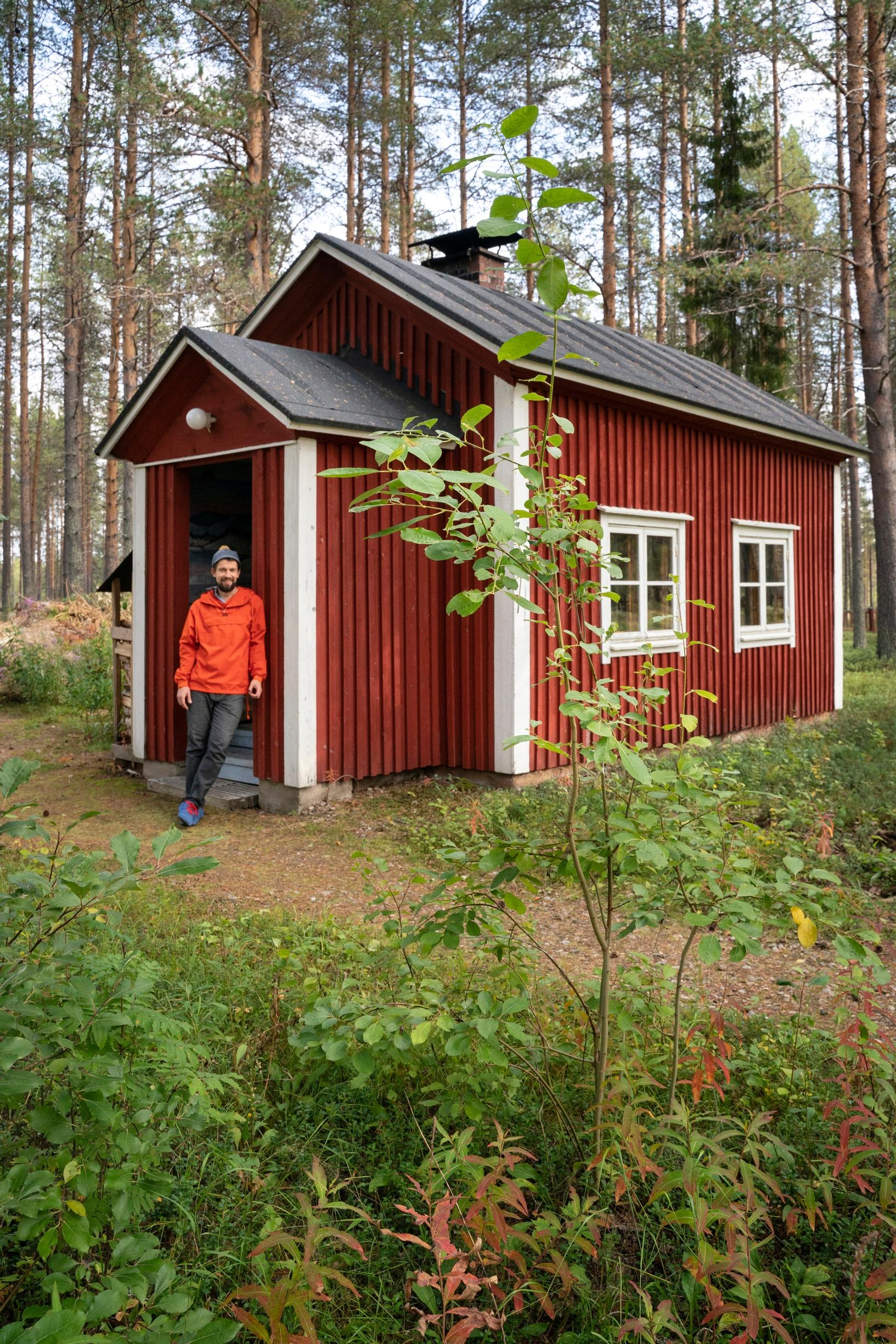 Hirsinen piharakennus 
