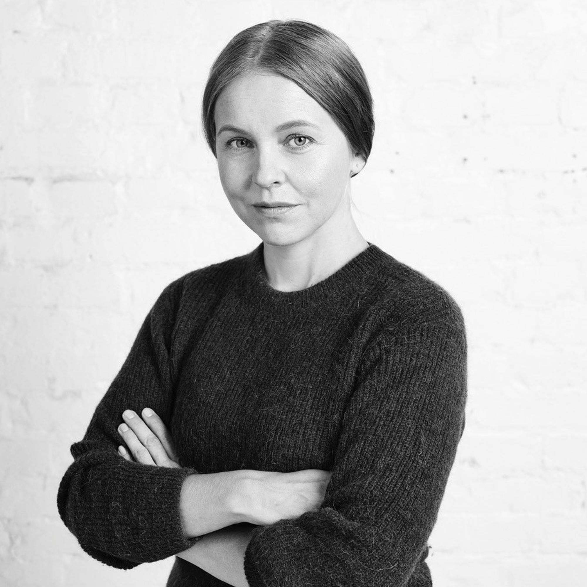 Miten sisustan kestävästi? Stylisti Susanna Vento kertoo Sohvaryhmä-podcastissa, miten hänen elämänmuutoksensa alkoi