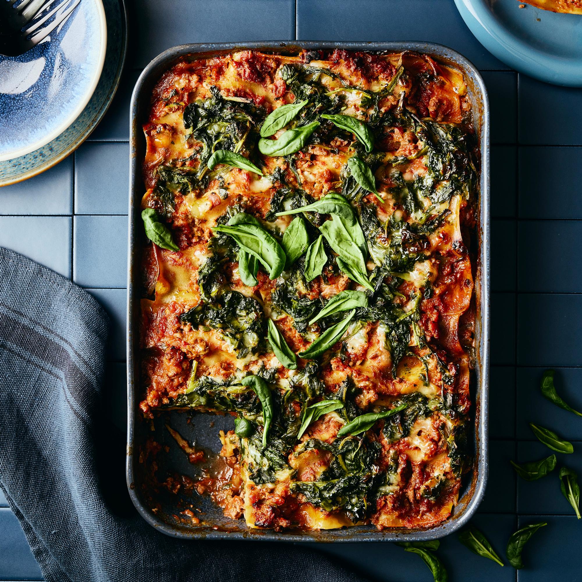 Raejuustolasagne – vähän kevyempi ja enemmän proteiinia sisältävä versio lasagnesta tehdään raejuustosta