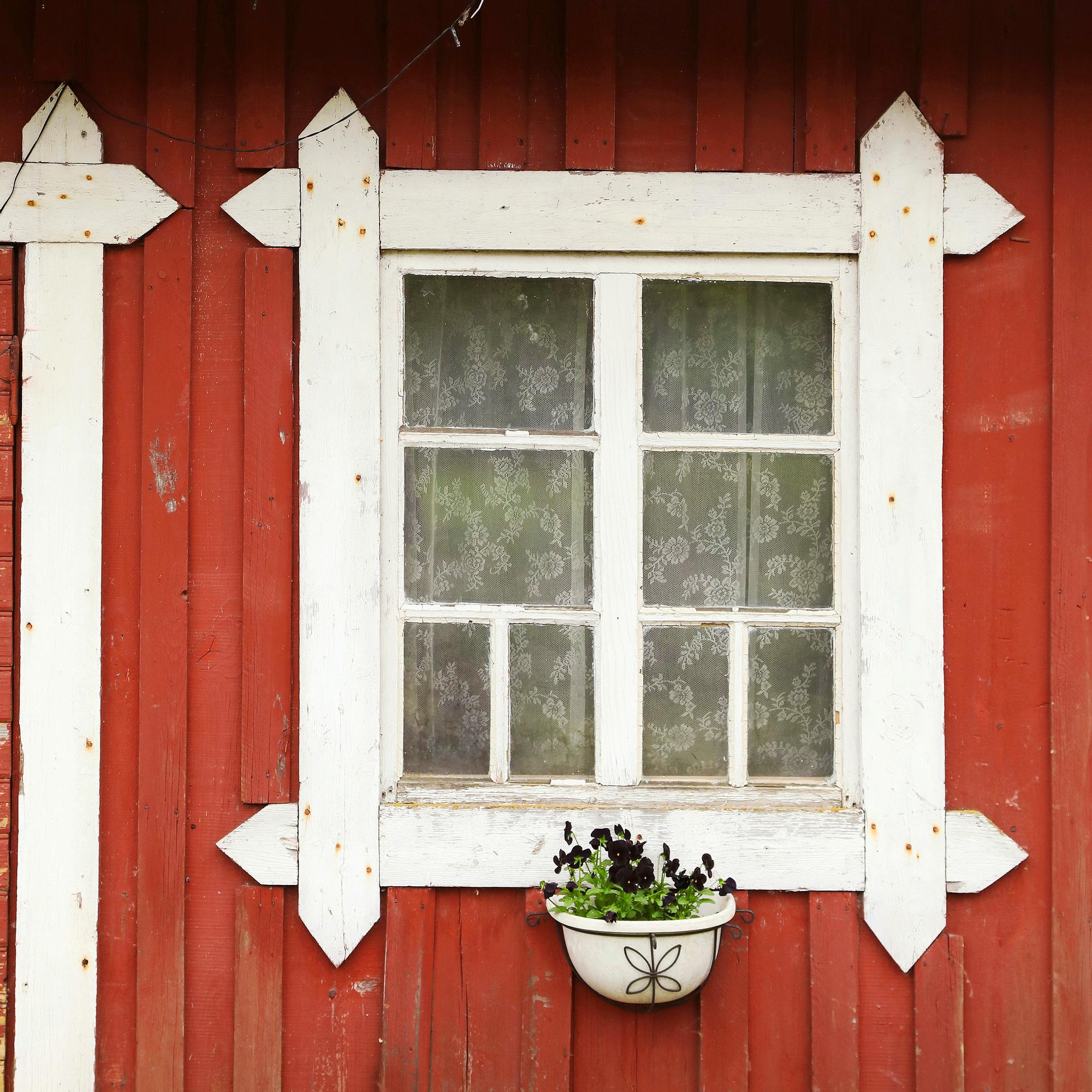 Näin säästät mökin sähkölaskussa – asiantuntija vinkkaa keinot!