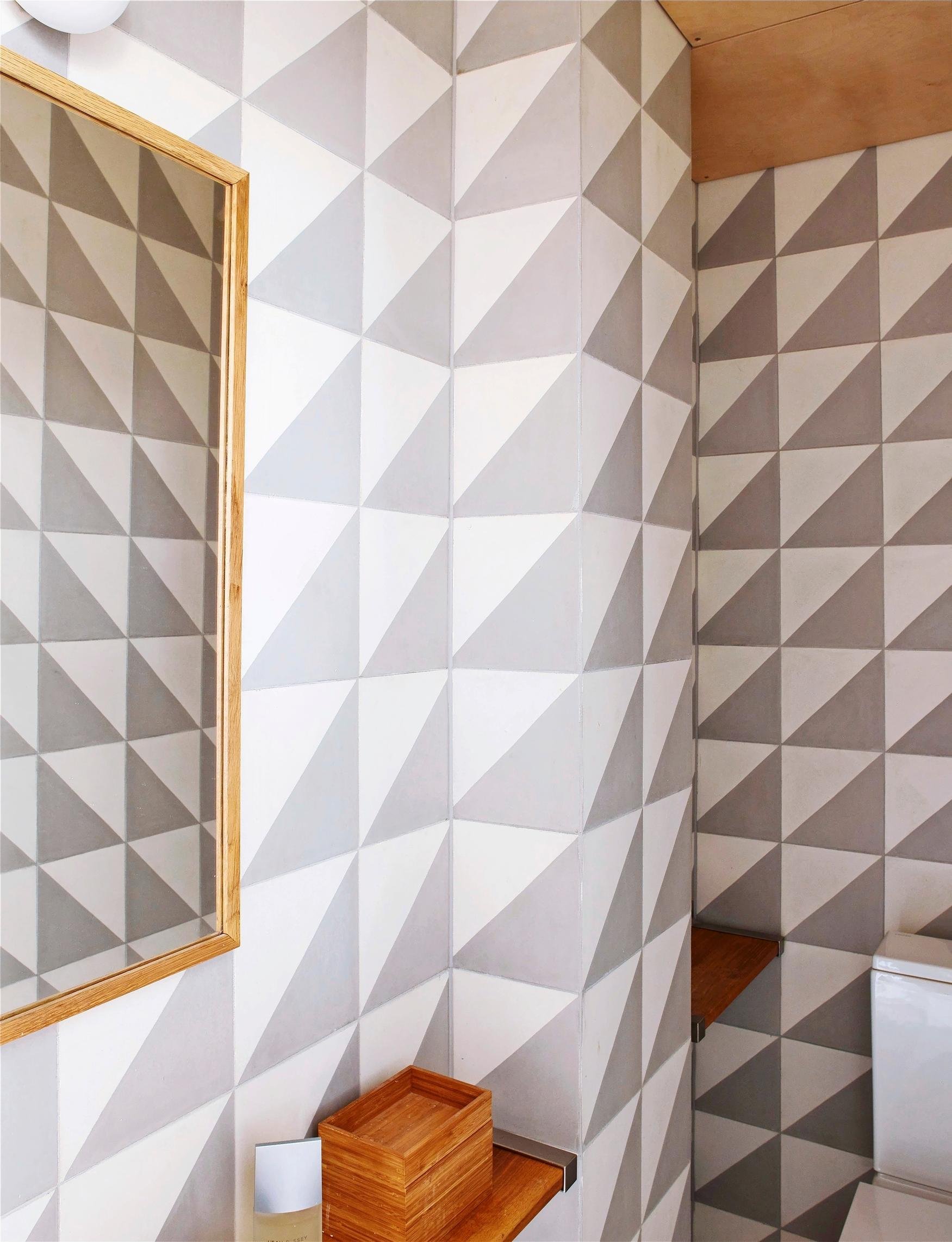 Geometriset kuviolaatat saavat tilan vaikuttamaan tavallaan äärettömältä