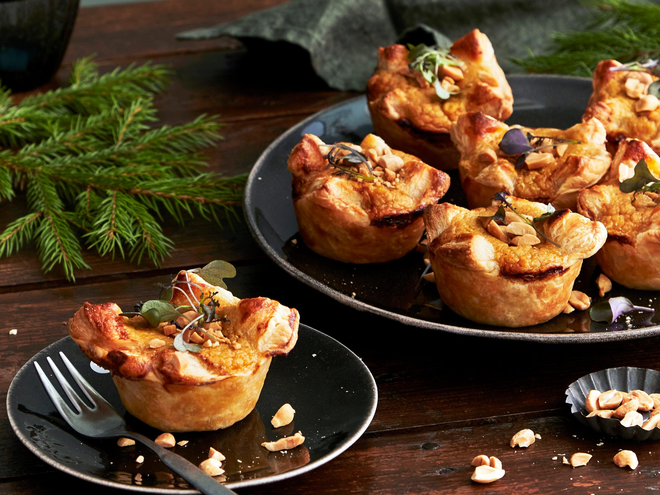 Lanttulaatikkopiirakat – välipäivien lehtevä iltapala valmistuu lanttulaatikon tähteistä 