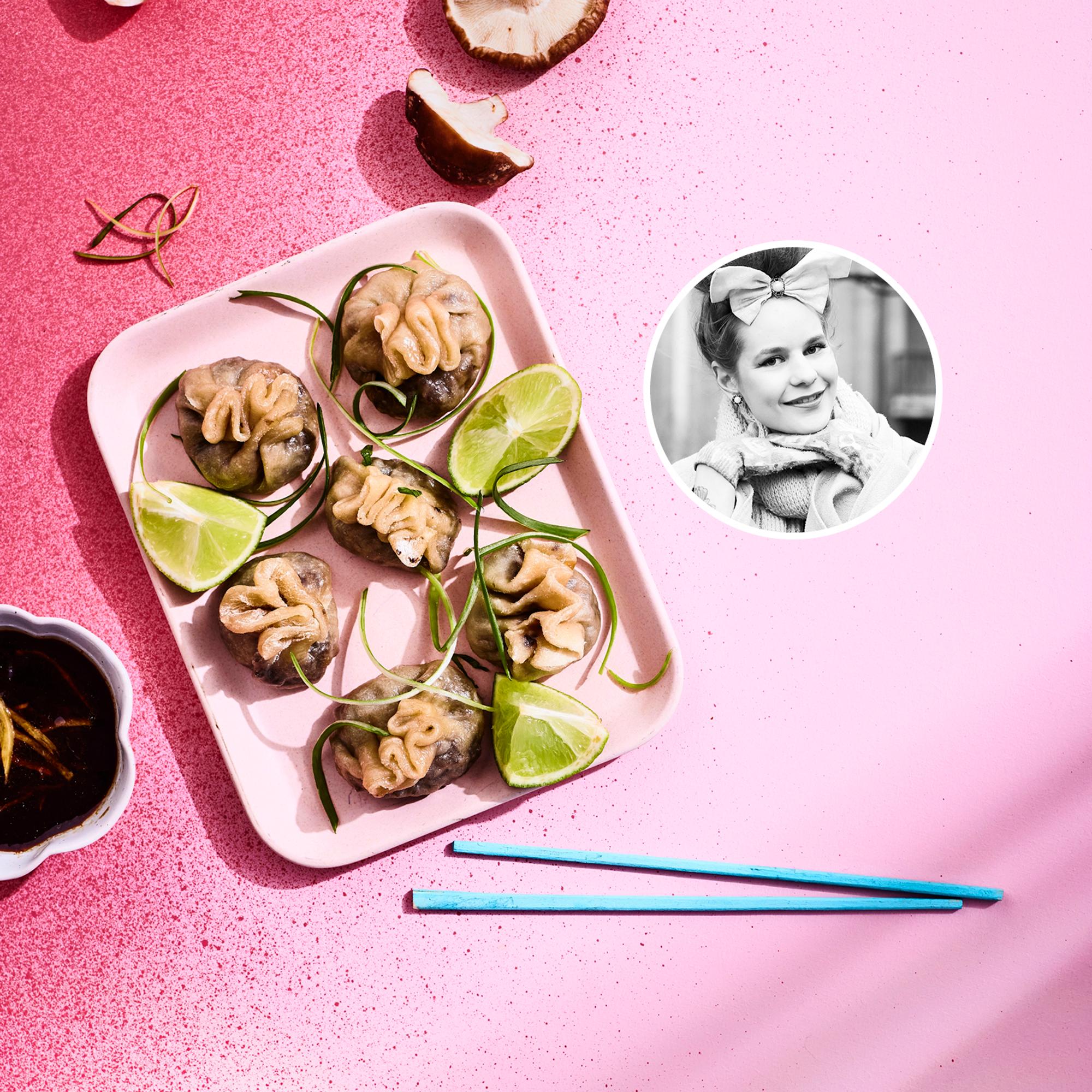 Ina Mikkola innostuu resepteistä, joissa riittää käsityötä – nappaa toimittajan umamisten soija-sienimomojen ohje!