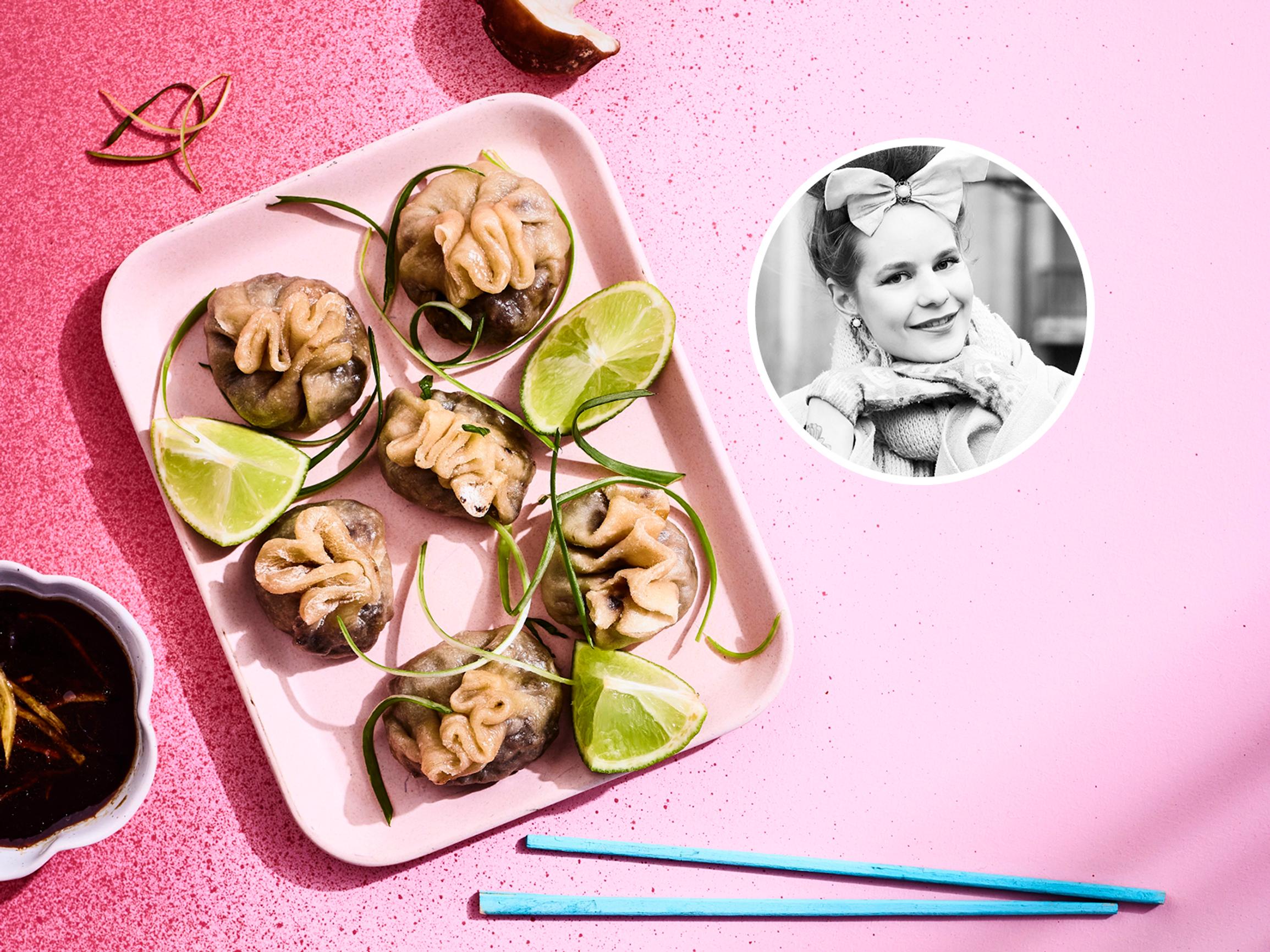 Ina Mikkola innostuu resepteistä, joissa riittää käsityötä – nappaa toimittajan umamisten soija-sienimomojen ohje!