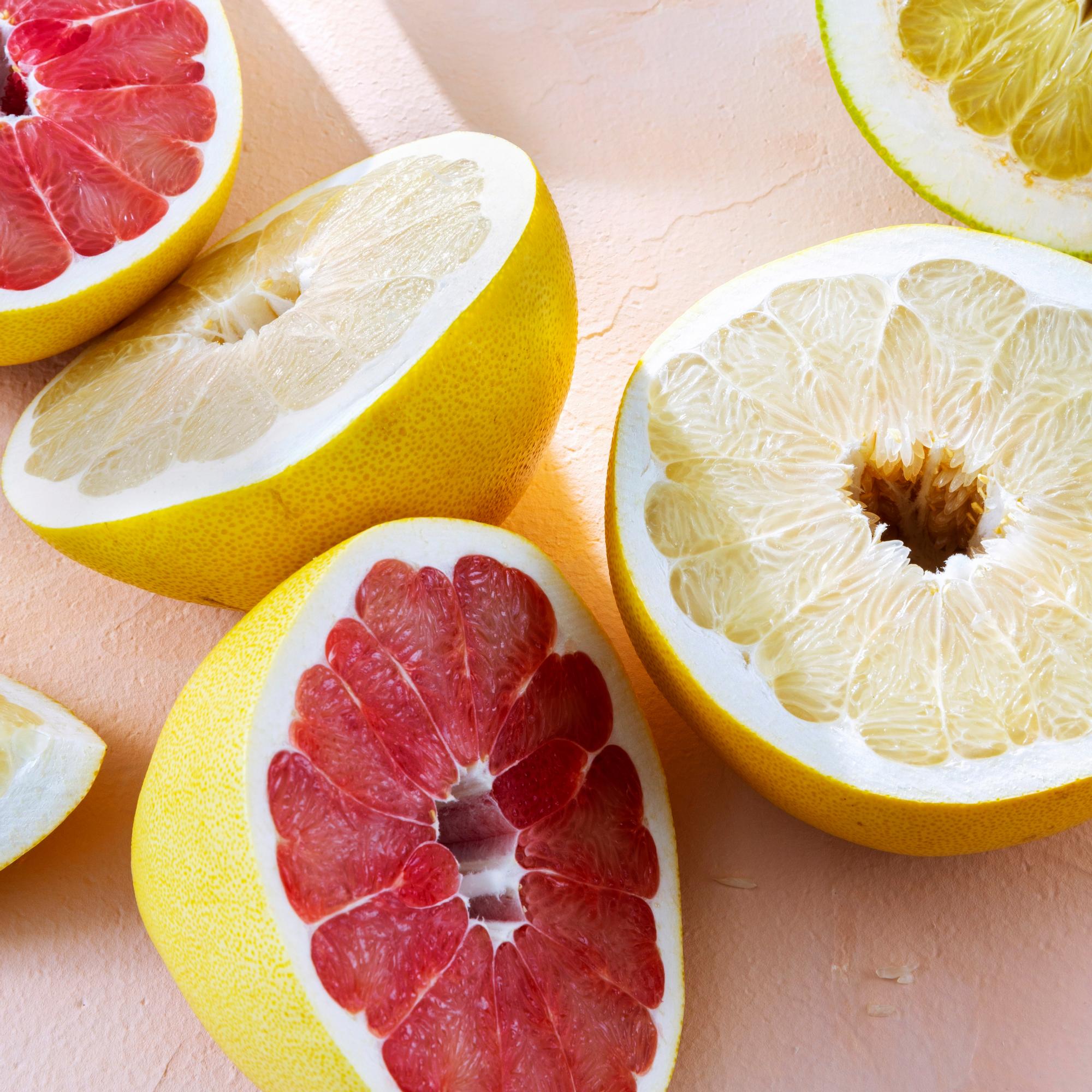 Pom, pom, pomelo! Sitrusten jättiläinen voi painaa jopa pari kiloa – kokeile hedelmää katkarapusalaatissa, lohen kaverina ja hillossa
