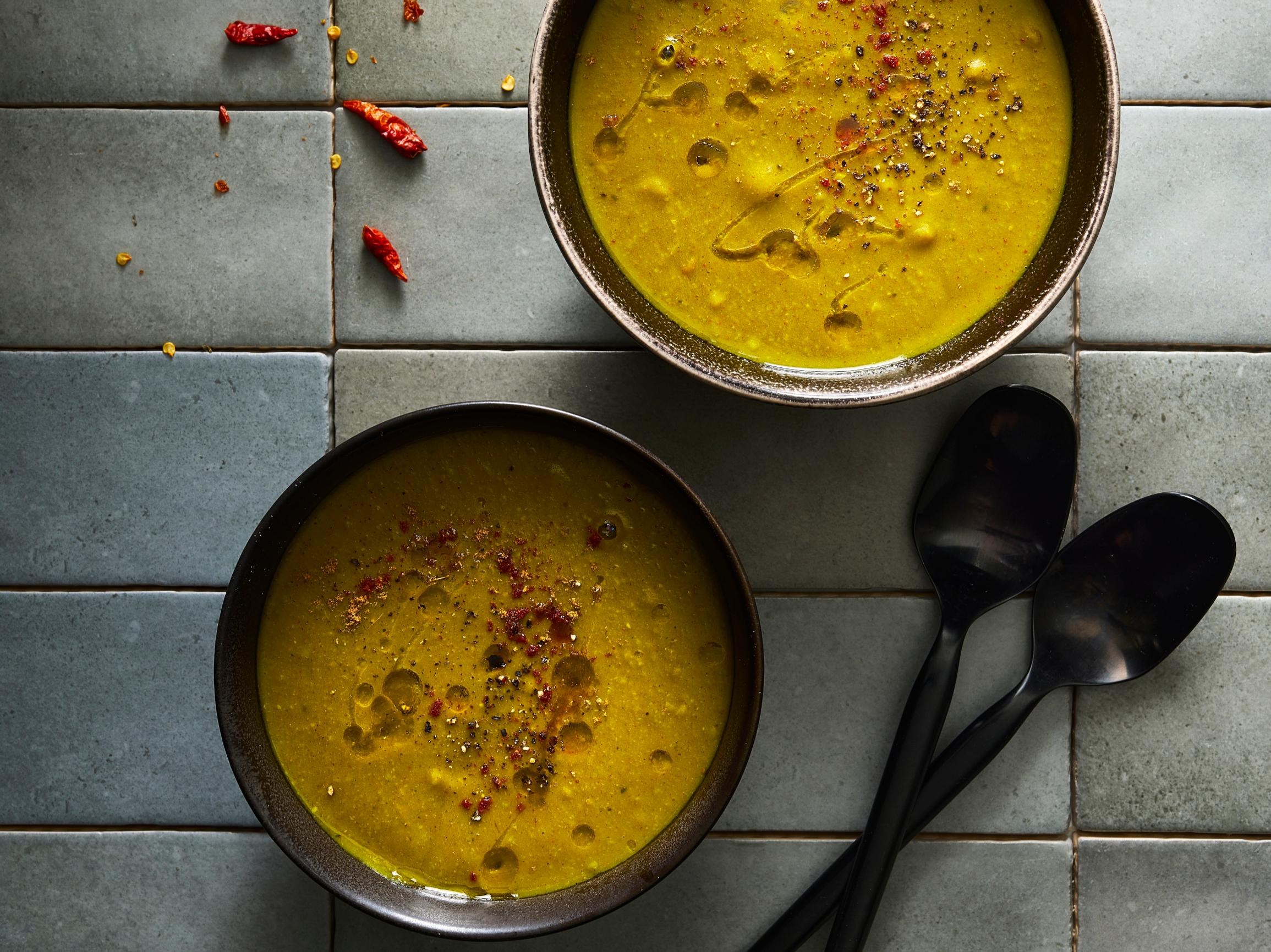 Papubissara – valmista höyryävä, herkullinen marokkolainen keitto tuoreista härkäpavuista