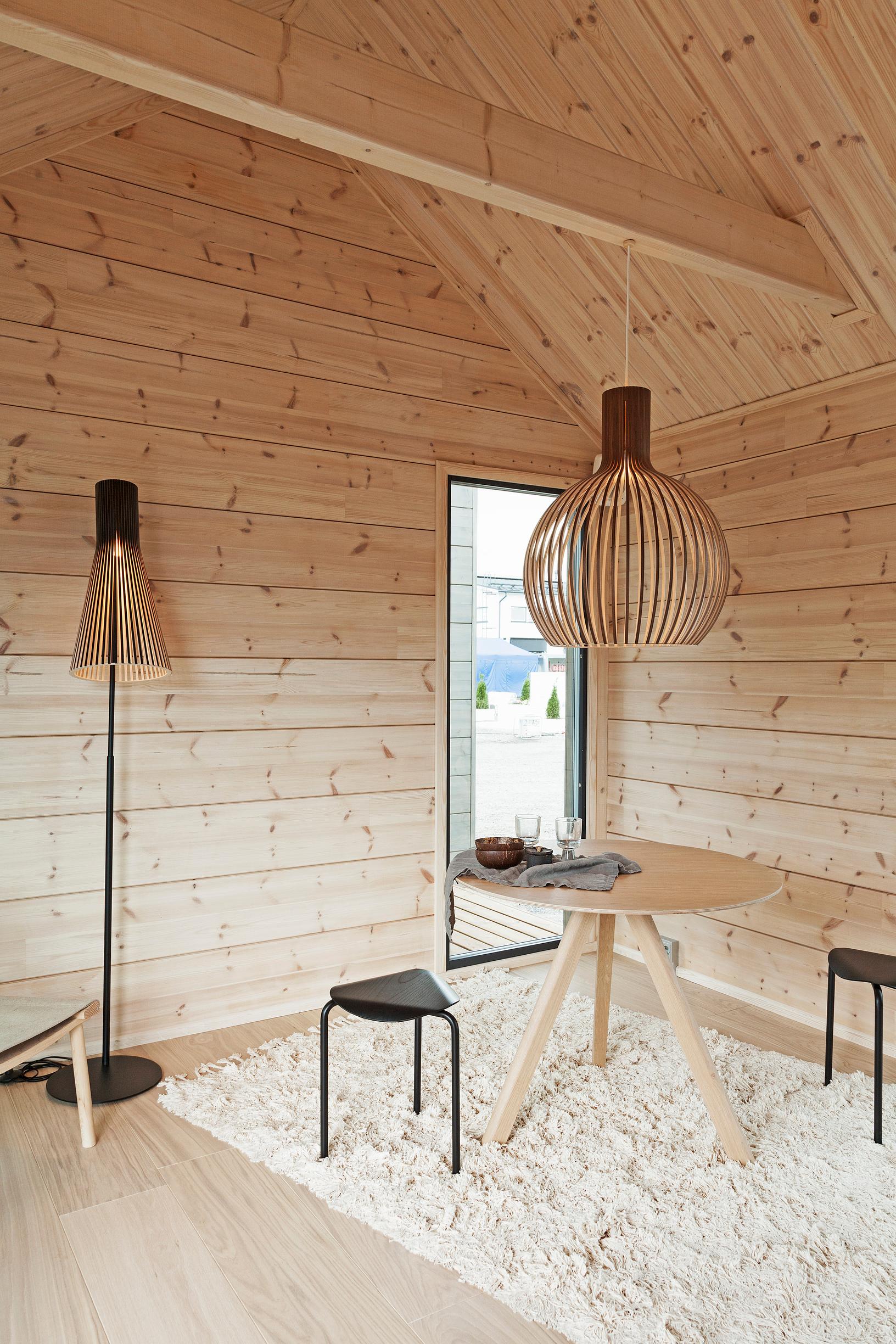 Honka Kontit ihastuttavat Habitaressa! Maru Hautala kertoo mökkien sisustuksesta – katso video!