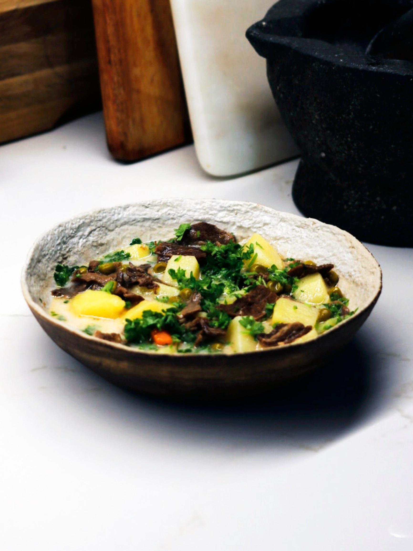 Lapinäijän keitto – poronkäristyksen kermainen keittoversio hurmaa!