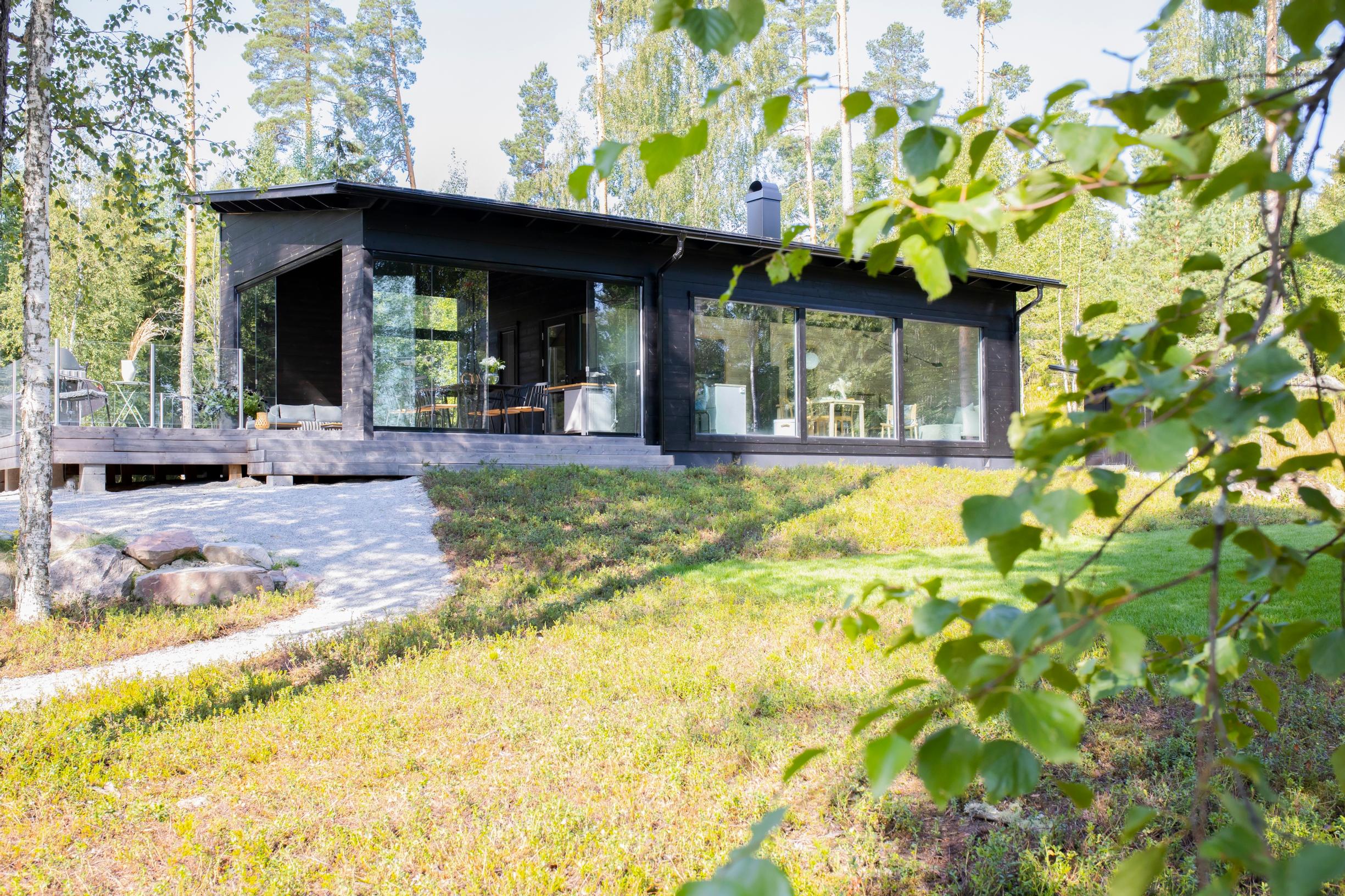Moderni hirsimökki
