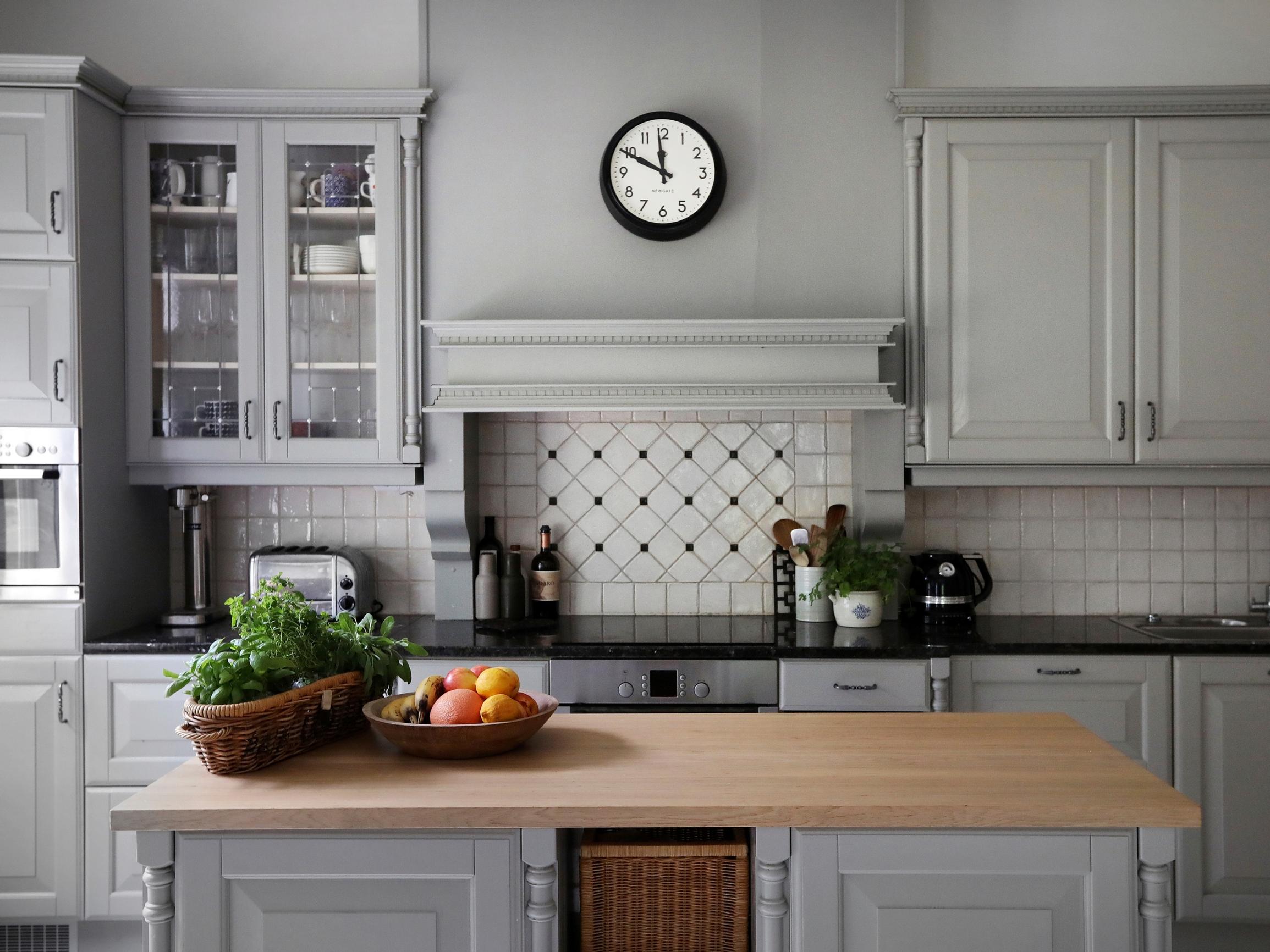 Keittiöhän on taas kuin uusi! Lue 6 tapaa päivittää keittiö ilman kaappien vaihtoa