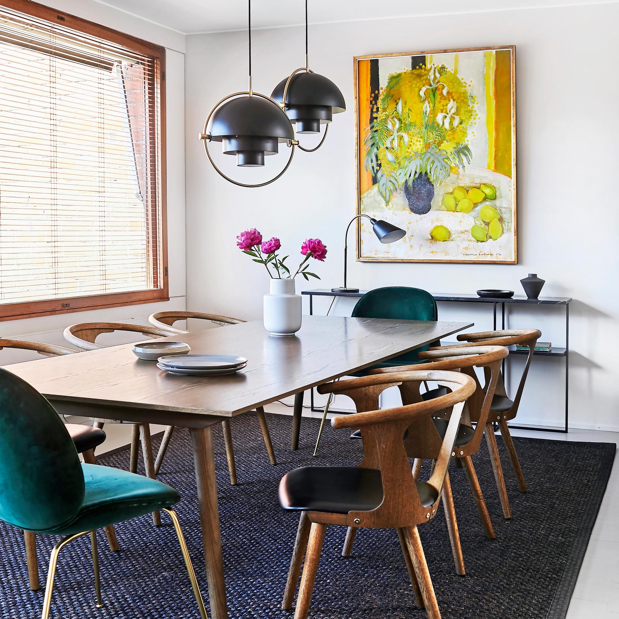 Kuin ravintolassa! Valjun ruokailutilan tunnelma muuttui kertaheitolla, kun se sai väriä ja harkittuja katseenvangitsijoita