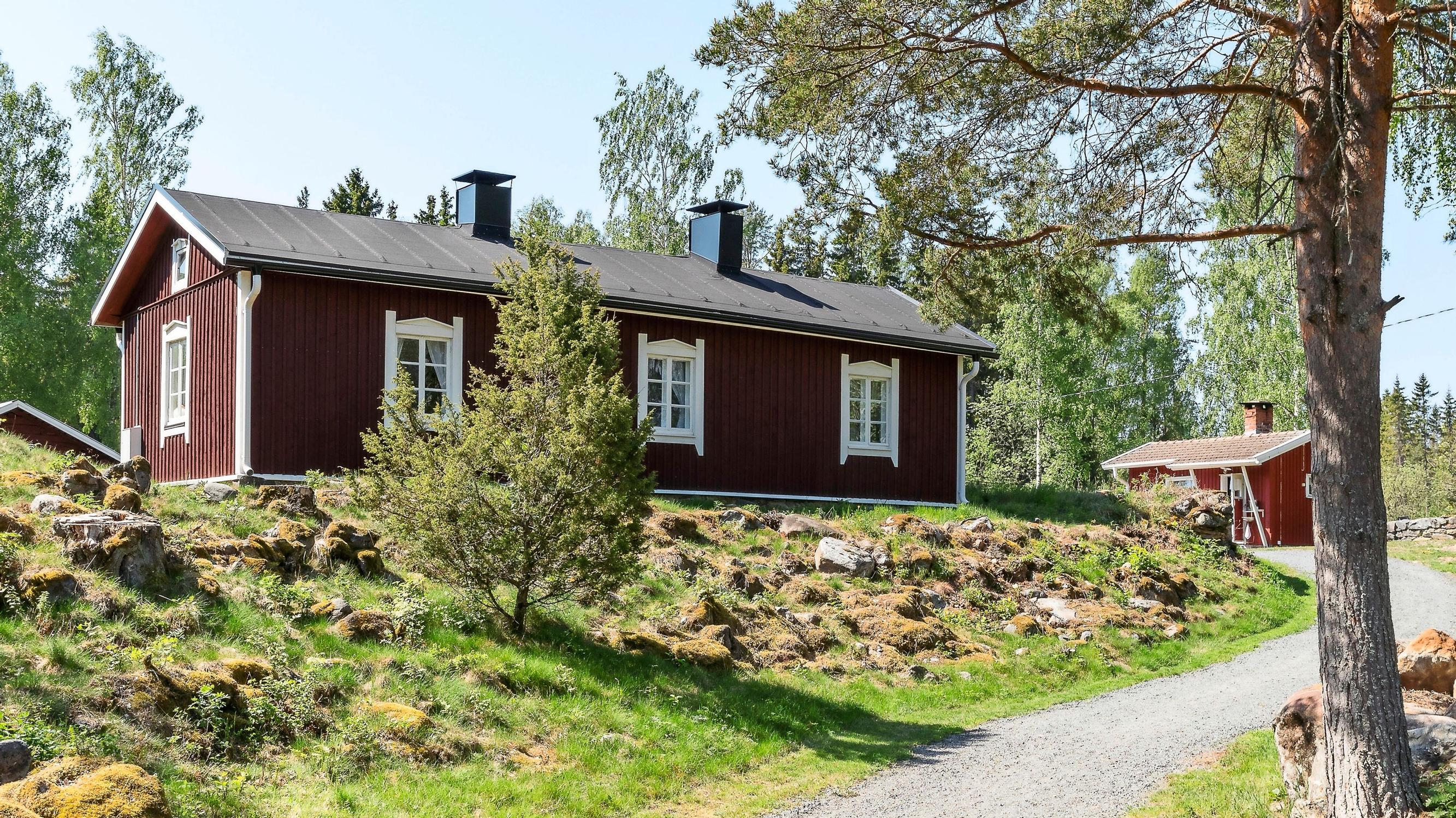 Essi ja Jussi jatkavat 160-vuotiaan kalastajamökin tarinaa – "Perinnemenetelmin tehty remontti on yllättävän hidasta"
