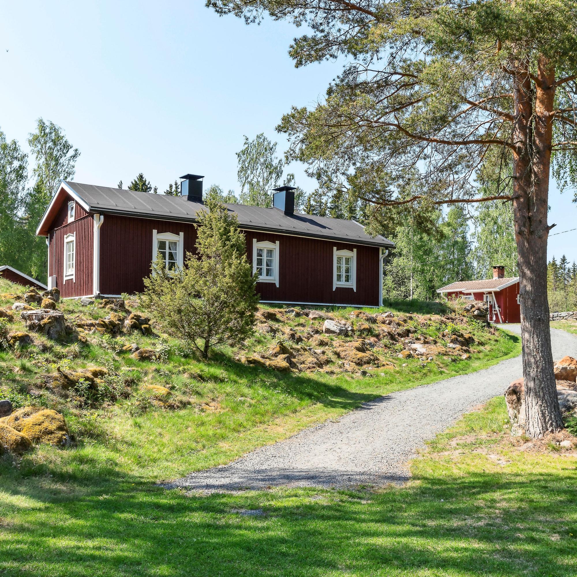 Essi ja Jussi jatkavat 160-vuotiaan kalastajamökin tarinaa – "Perinnemenetelmin tehty remontti on yllättävän hidasta"