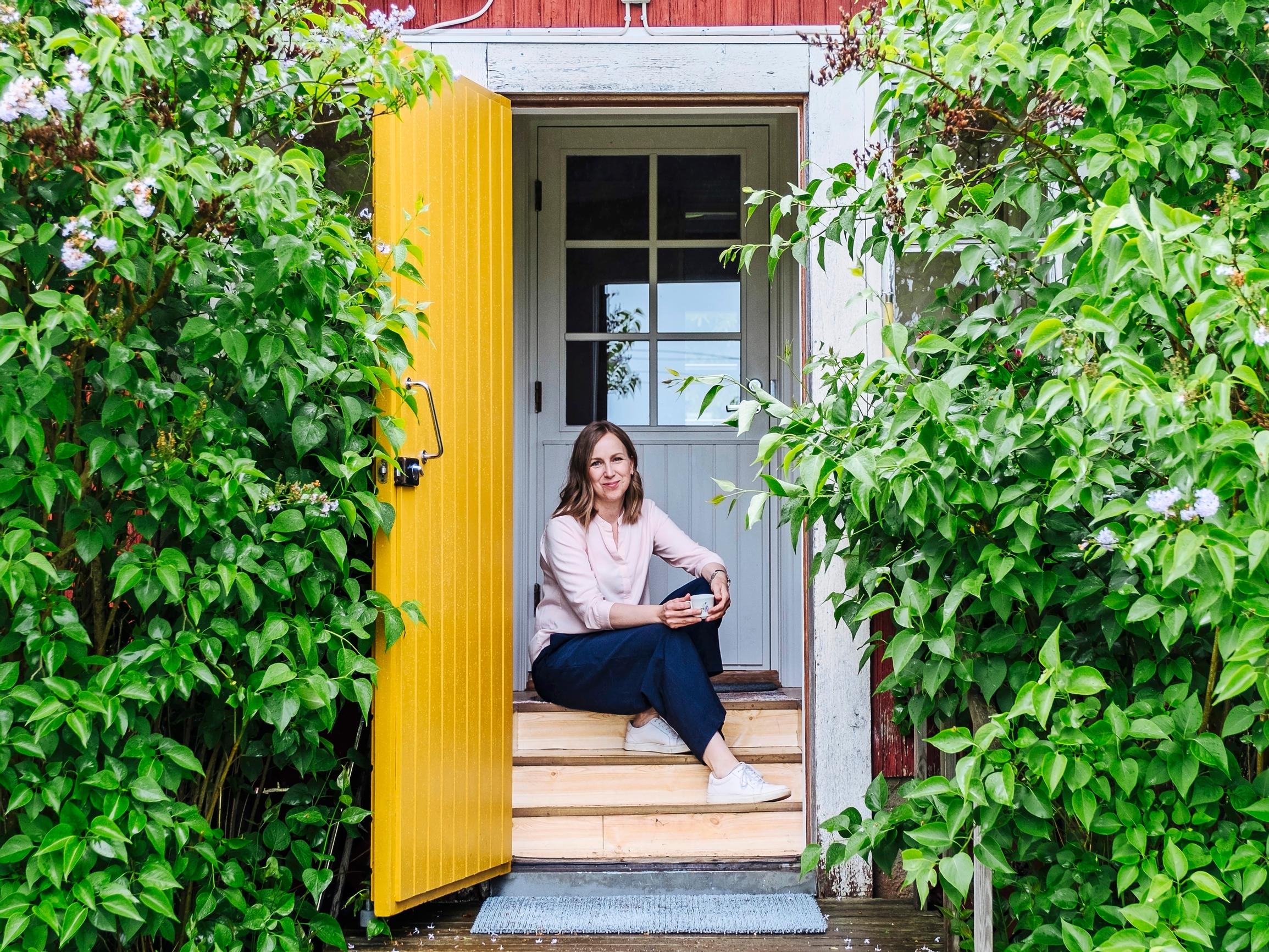 Fammun ja faffan muisto elää Sannan perheen kesäkodissa – ”Uutena hankittiin vain patjat ja jääkaappi”