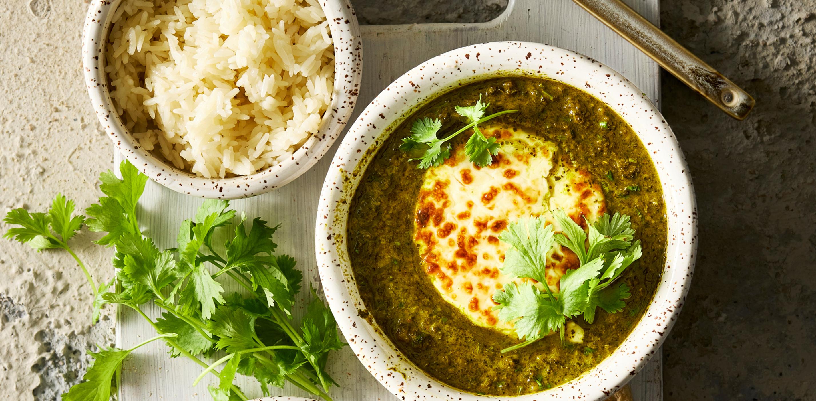 Palak paneer lehtikaalista – leipäjuusto ja lehtikaali korvaavat intialaisen suosikkiruoan perinteiset ainekset