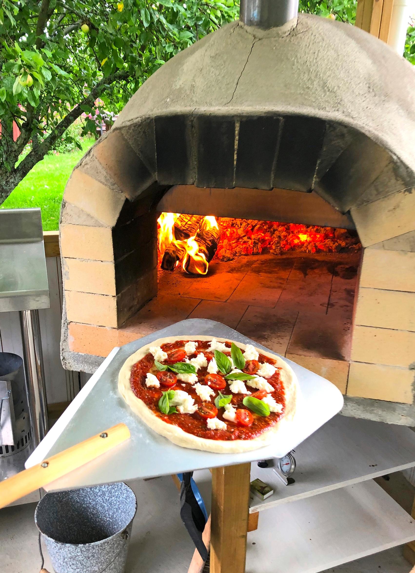 Itse tehty pizzauuni