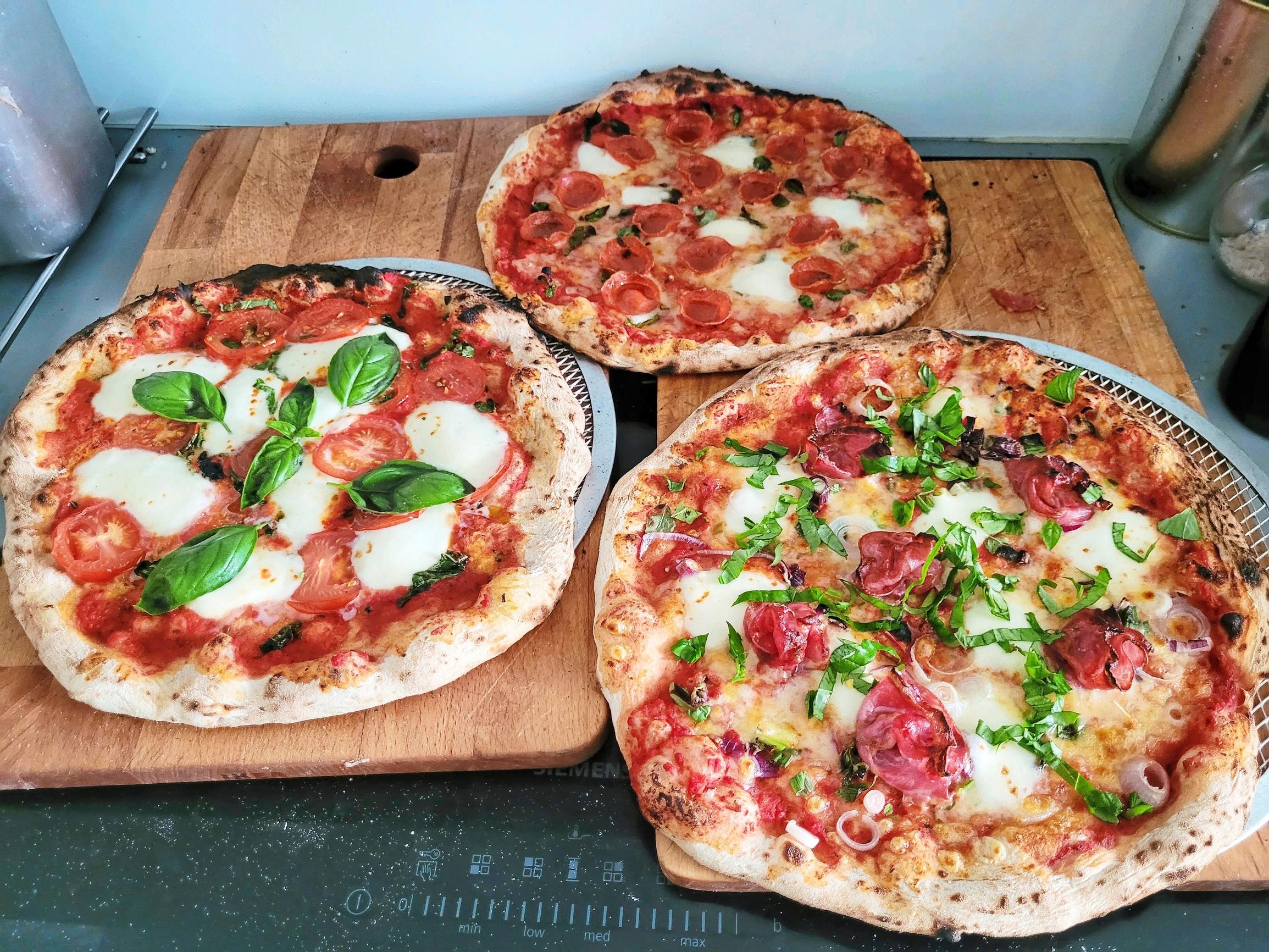 Hapanjuuripizzat