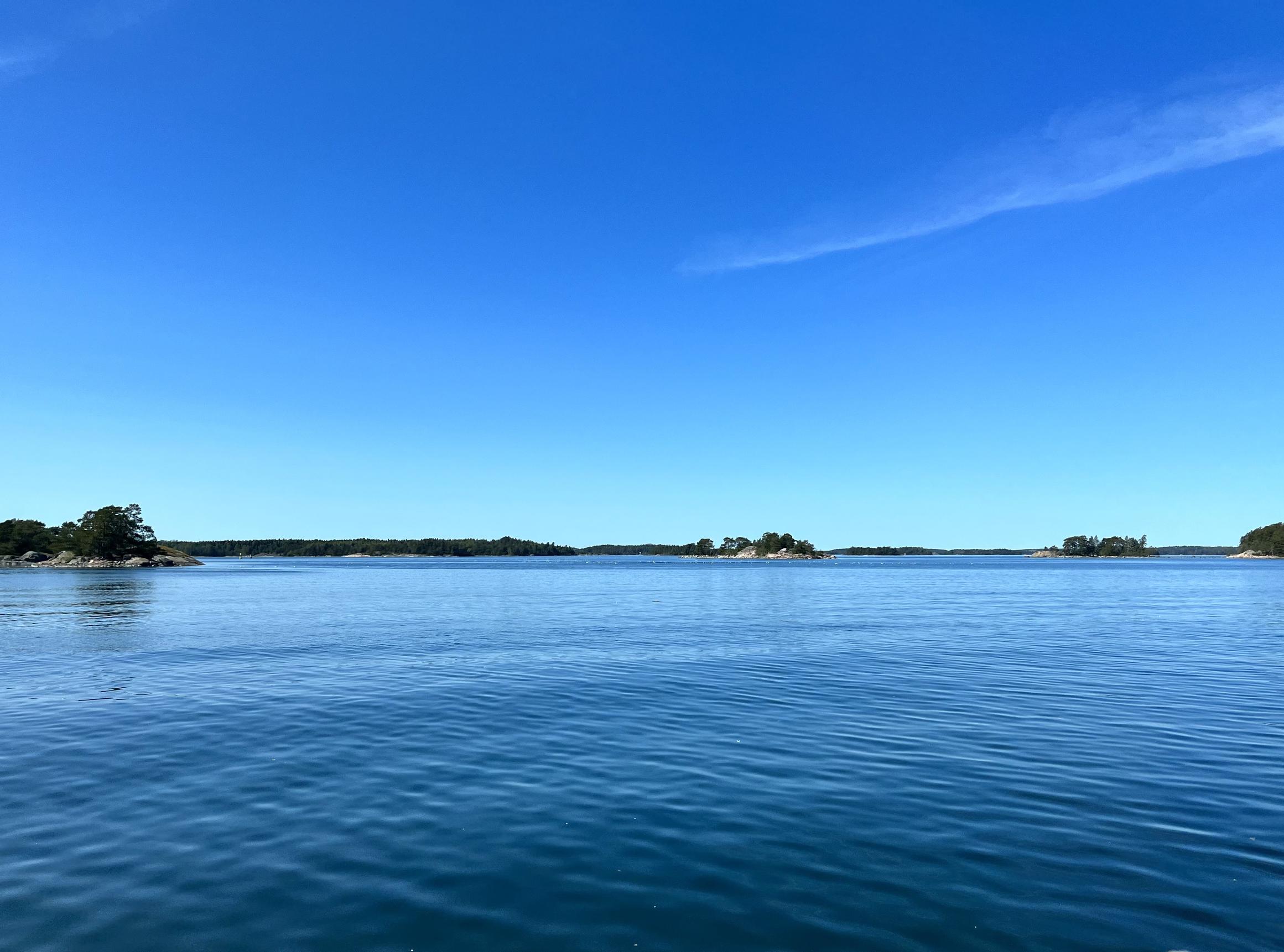 Maisemakuva merelle Saaristomerellä.
