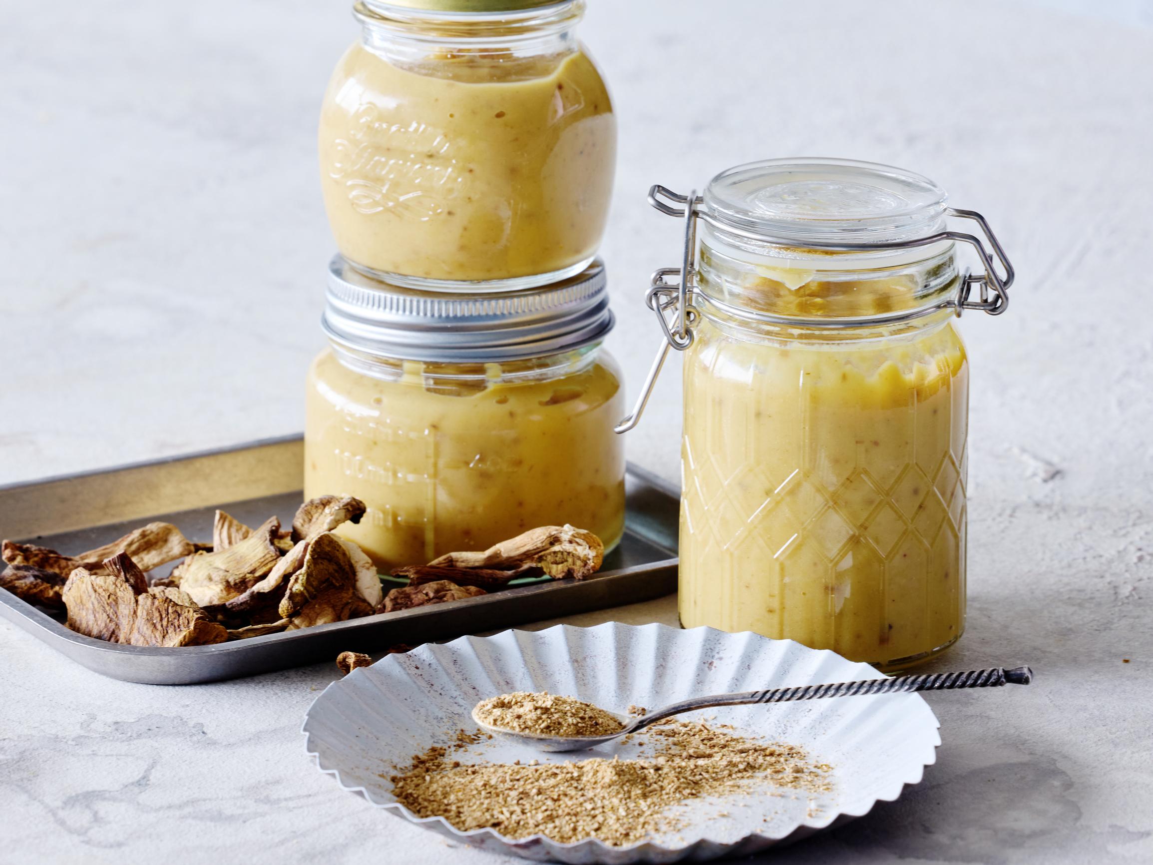 Sienisinappi – helppo joulusinappi saa aromikkaan vivahteen kuivatuista tateista tai suppiksista