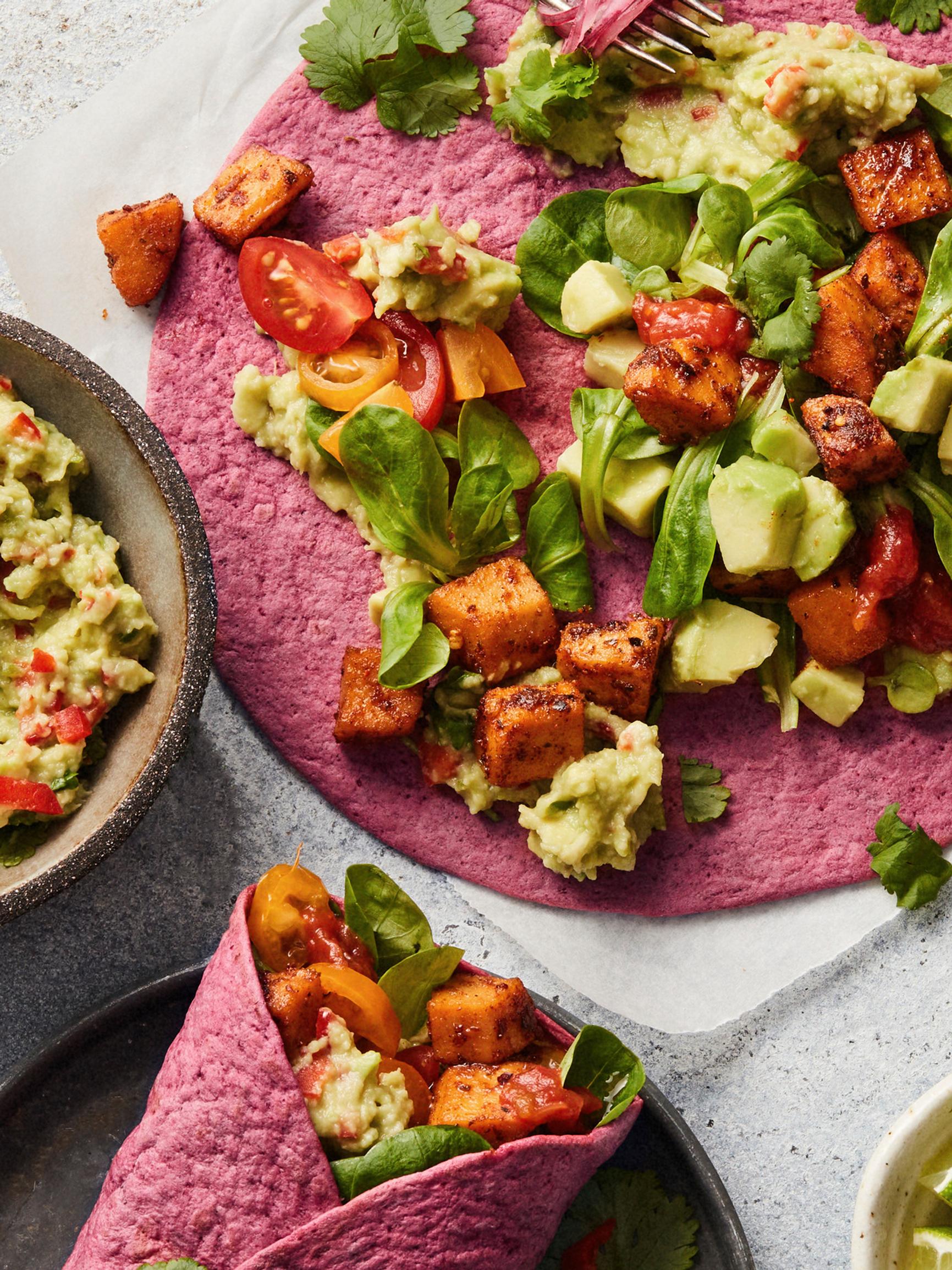 Värikkäät punajuuritortillat – nauti päivän vihannekset tortillassa