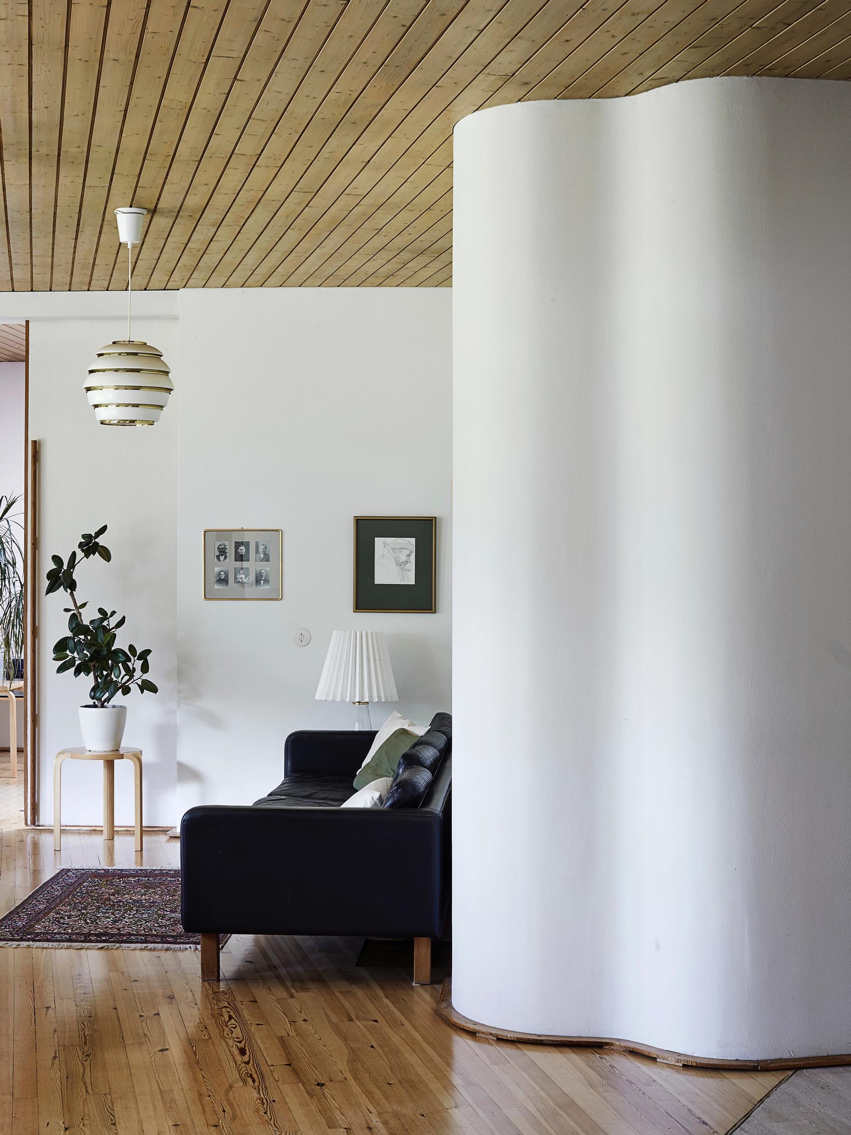 Villa Kokkosen aaltoileva seinä