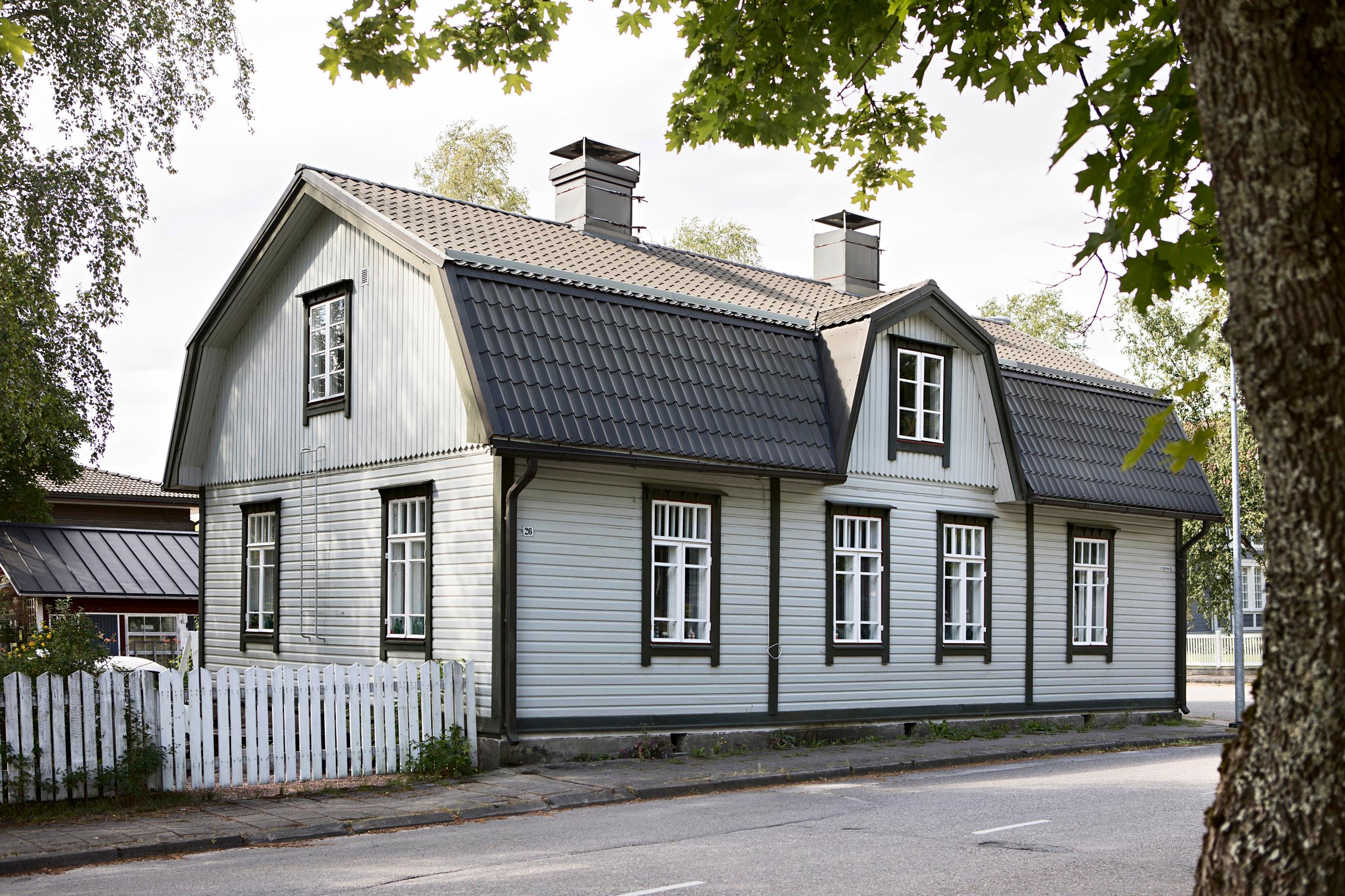 Julkisivu nykyään 