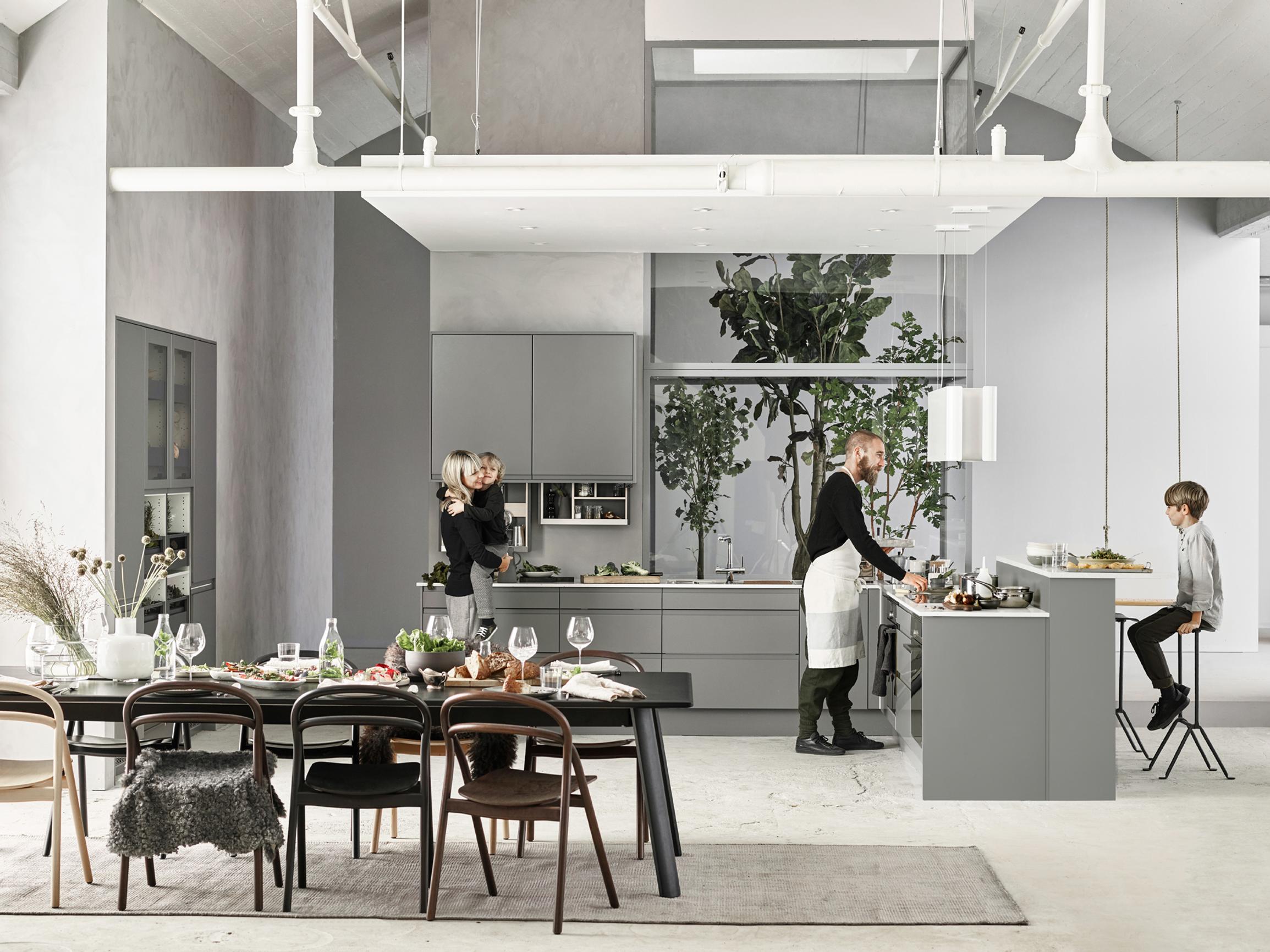 Digitaalisuus tulee avuksi keittiökauppaan – VR-lasit siirtävät mallikeittiön kotiisi