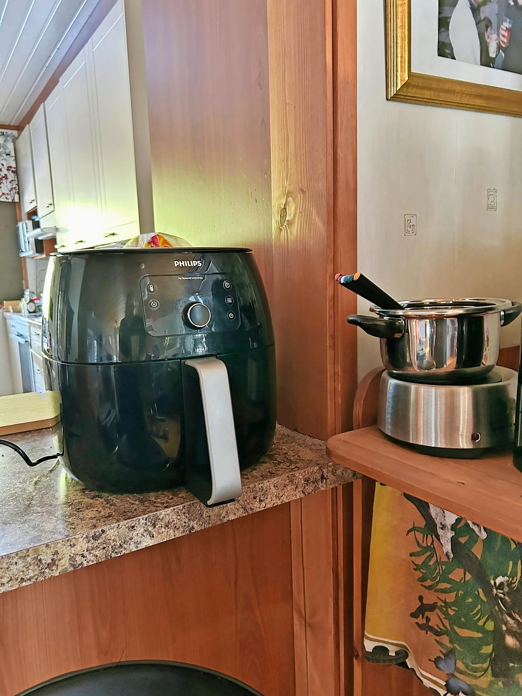 airfryer keittiön tasolla