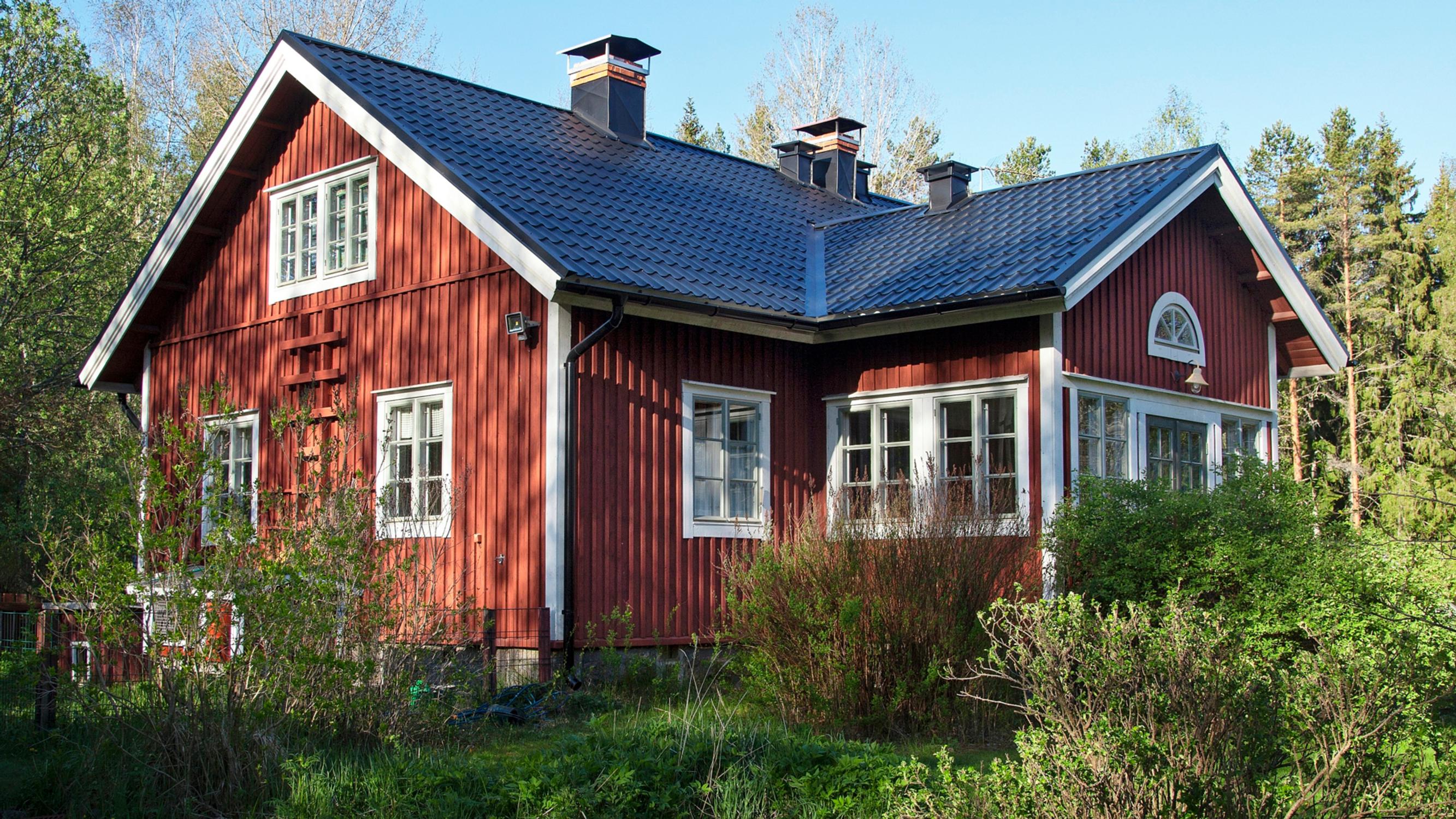 Herätyskellot jäivät kaupunkiin! Maisan ja Antin lapsiperhe teki Brobäckin eläintilasta itselleen kodin, jossa eletään luonnon tahdittamana