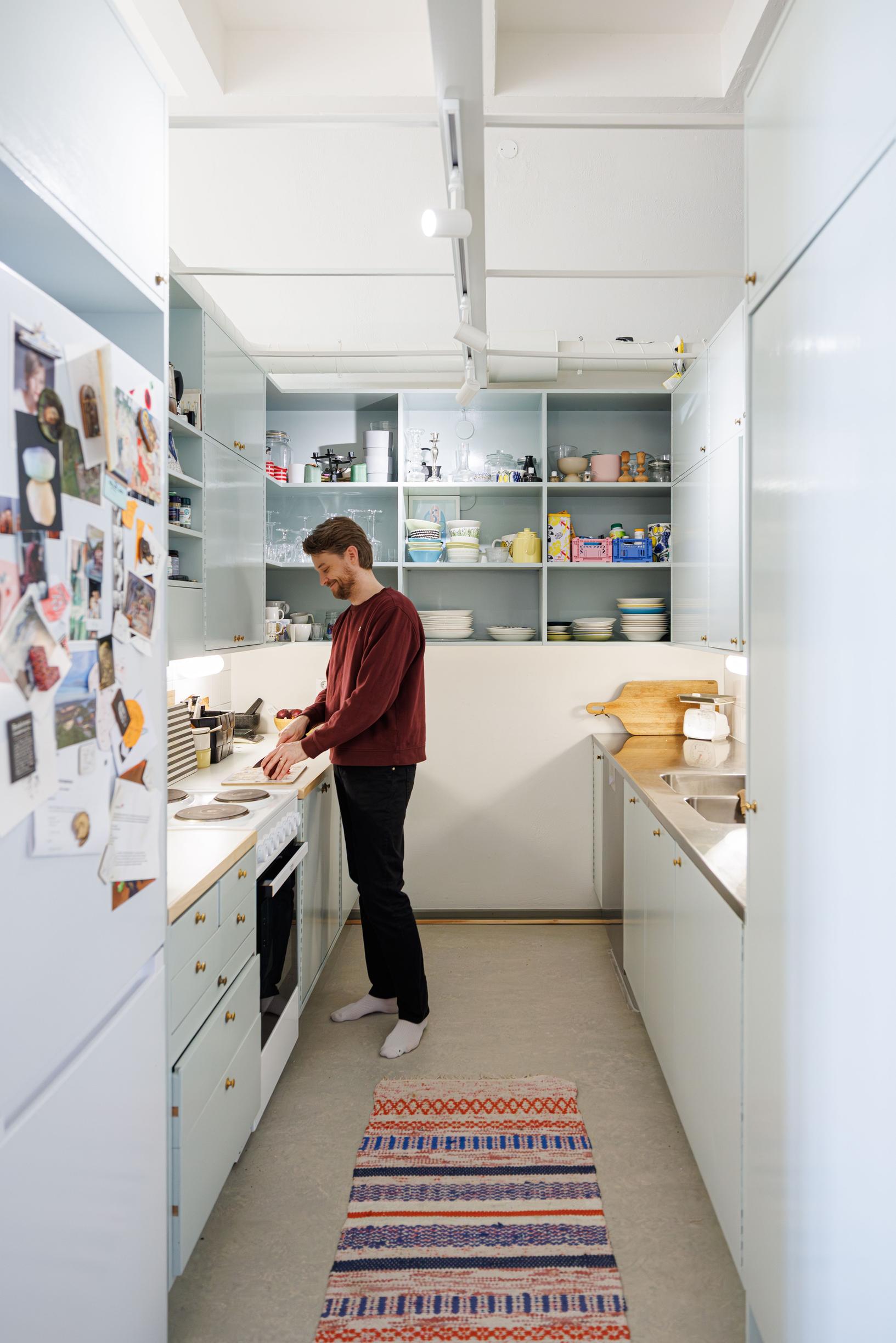 lauri tamminen keittiössä