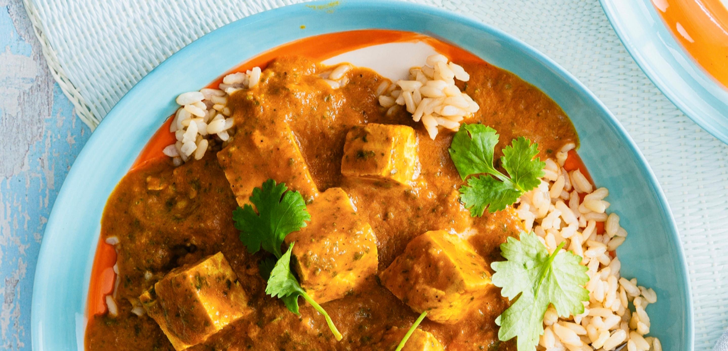 Butter tofu – ihastu intialaisen ikisuosikin eli voikanan lempeän mausteiseen kasvisversioon