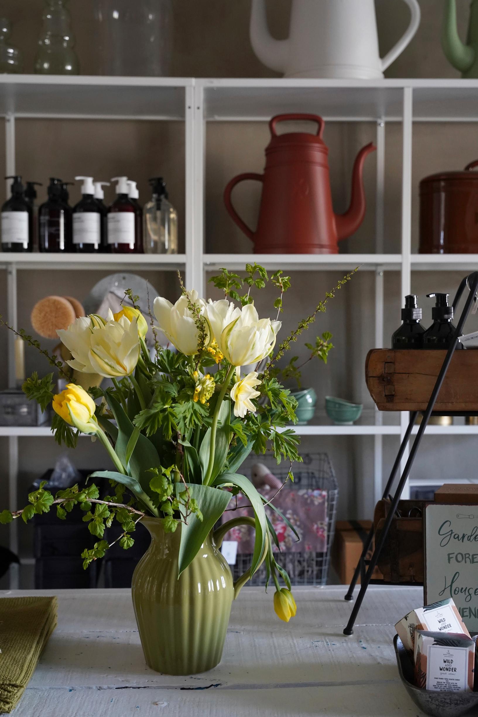 Herttanen-sisustusliikkeen ja leikkokukkakasvattaja Slow Flower Loviisan yhteinen pop up-liike.