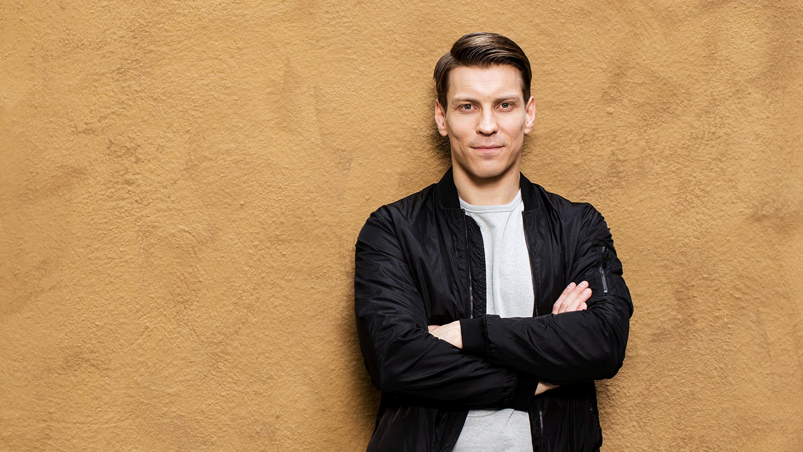 ”Mummo, tuo yliluonnollinen kotitalousmonsteri” – Antti Holma pohtii, mitä kaikkea kaipaa, kun ikävöi isoäitejään