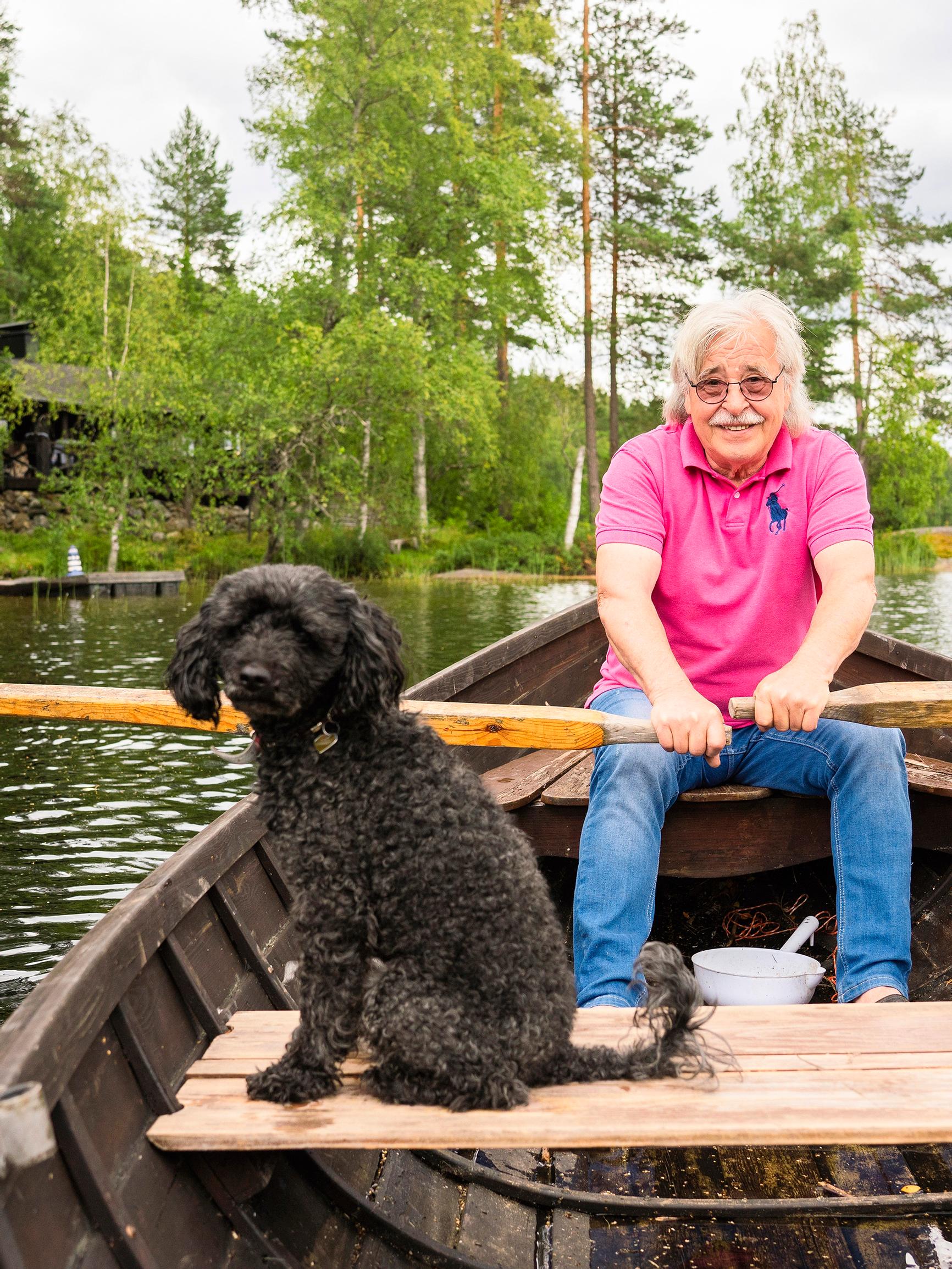 Laulaja Matti Esko on nikkaroinut rantamökkiään yli 30 vuotta – ”Tämä paikka on minun iisakinkirkkoni”