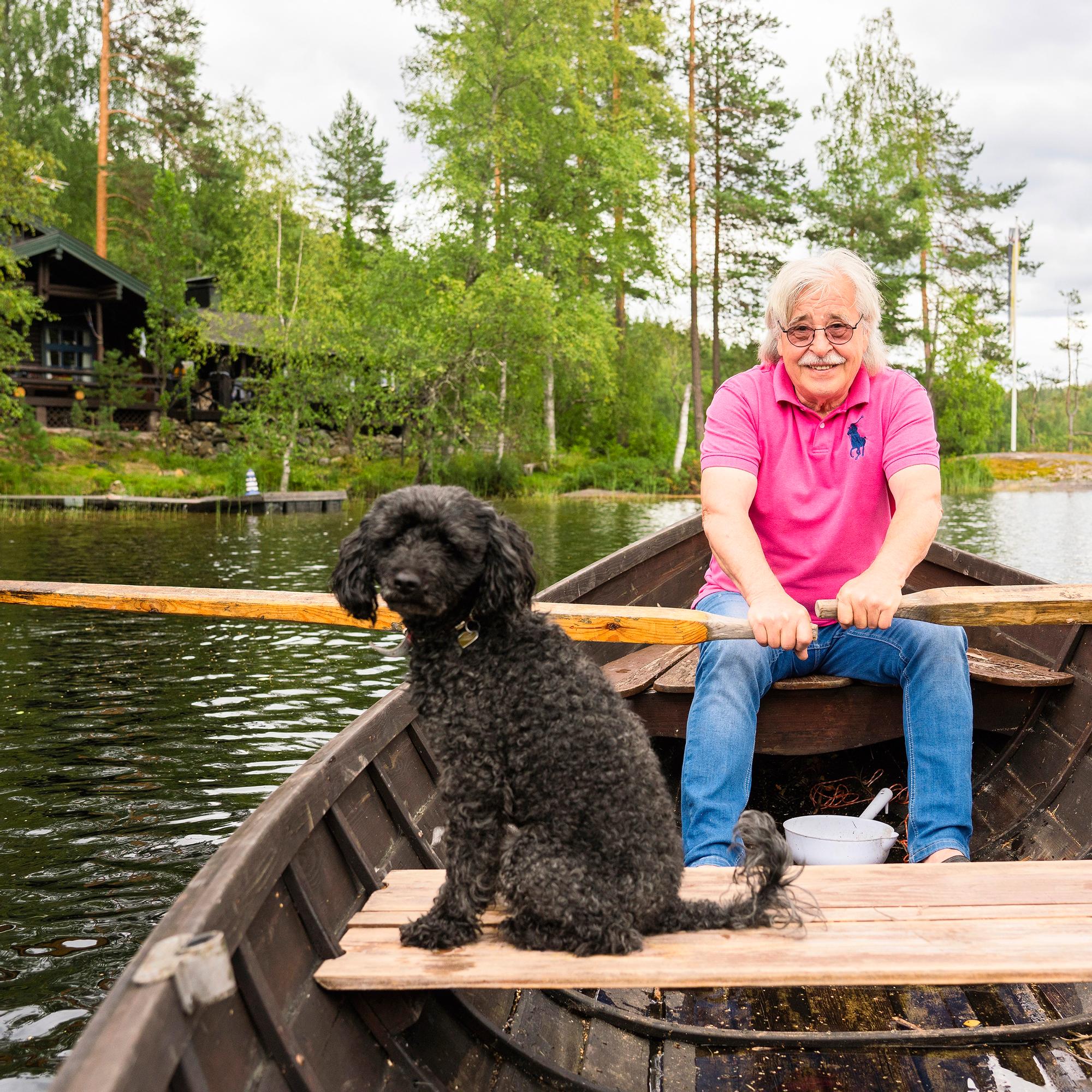 Laulaja Matti Esko on nikkaroinut rantamökkiään yli 30 vuotta – ”Tämä paikka on minun iisakinkirkkoni”