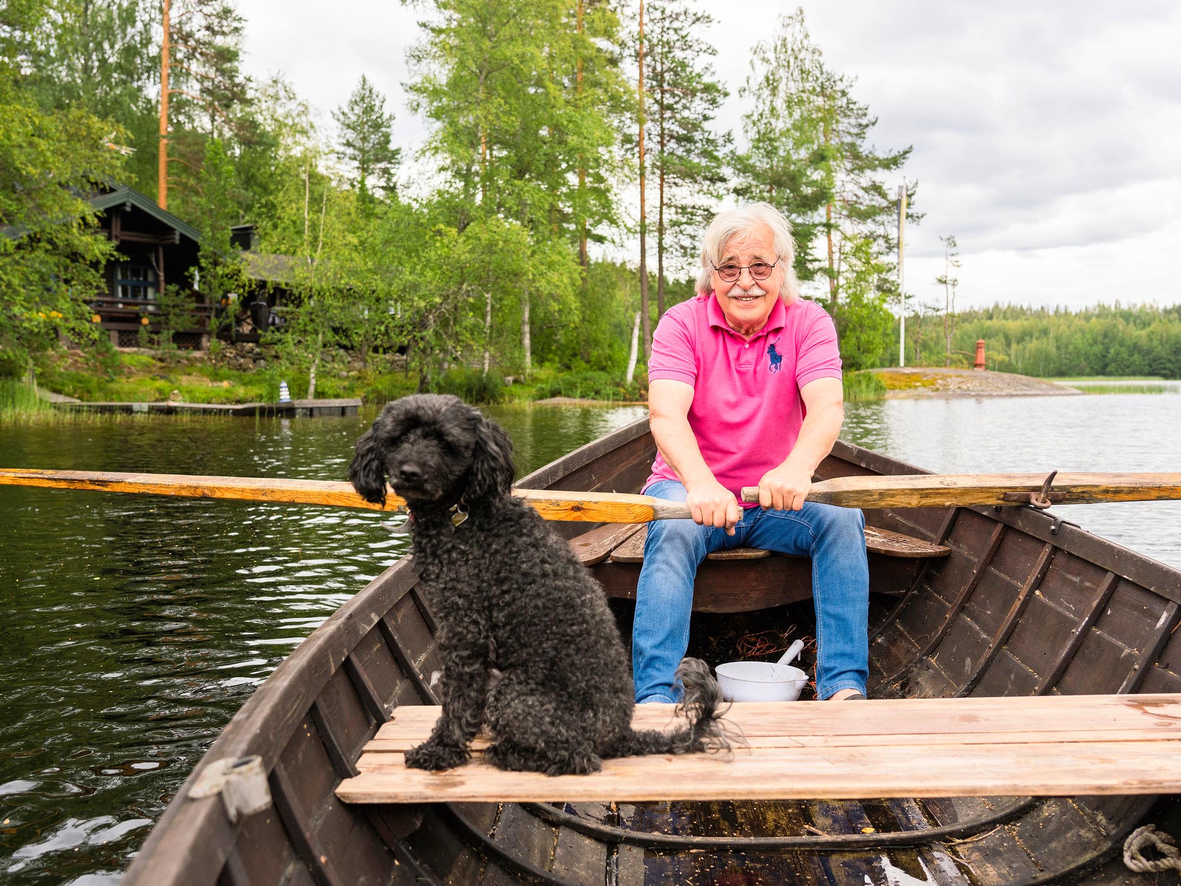 Laulaja Matti Esko on nikkaroinut rantamökkiään yli 30 vuotta – ”Tämä paikka on minun iisakinkirkkoni”